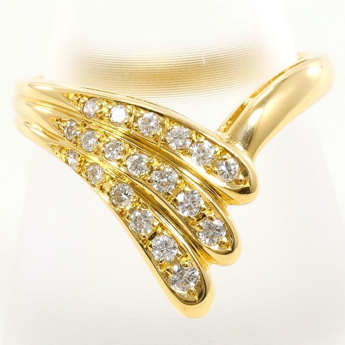 18K (18-karat) Yellow Gold Ring with 0.23 ct Diamond, Certificate of Authenticity, Total Weight: --- Catalog ---Category: SizeWidth: 12mm / 0.47''Weight: 3.5g / 0.12oz.JP Size: 11.5US Size: 6Category: DesignType: Band ringColor: Yellow goldMetal: GoldStone: DiamondGender: WomenMaterial: Yellow go