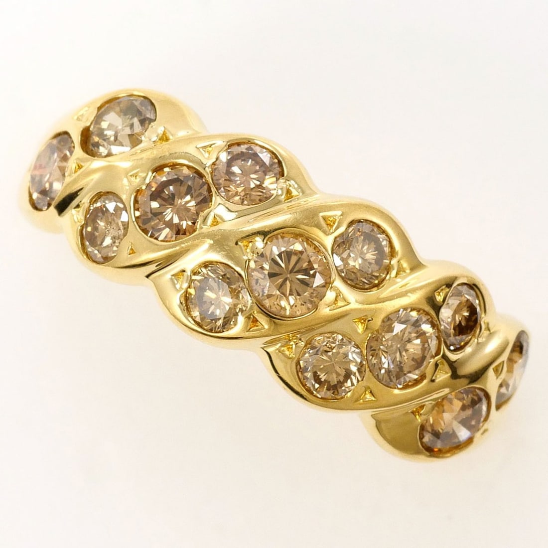 18K (18-karat) Yellow Gold Ring with Brown Diamond (1.04ct), Certificate of Authenticity, Total: --- Catalog ---Category: SizeWeight: 3.1g / 0.1oz.JP Size: 10.5US Size: 5.5Category: DesignType: Band ringColor: Brown, Yellow goldMetal: GoldStone: DiamondGender: WomenMaterial: Yellow gold (18K)Meta