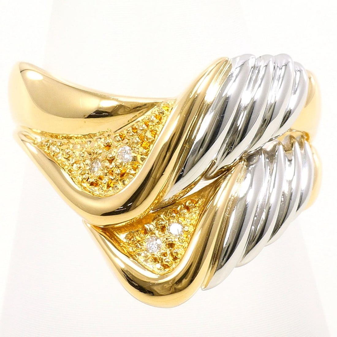PT900 Platinum 18K Yellow Gold Ring with 0.02 ct Diamond, Certificate of Authenticity, Total Weight: --- Catalog ---Category: SizeWeight: 5.1g / 0.17oz.JP Size: 13.5US Size: 6.5Category: DesignType: Band ringColor: Platinum, Yellow goldMetal: Gold, PlatinumStone: DiamondGender: Women,MenMaterial: Pla