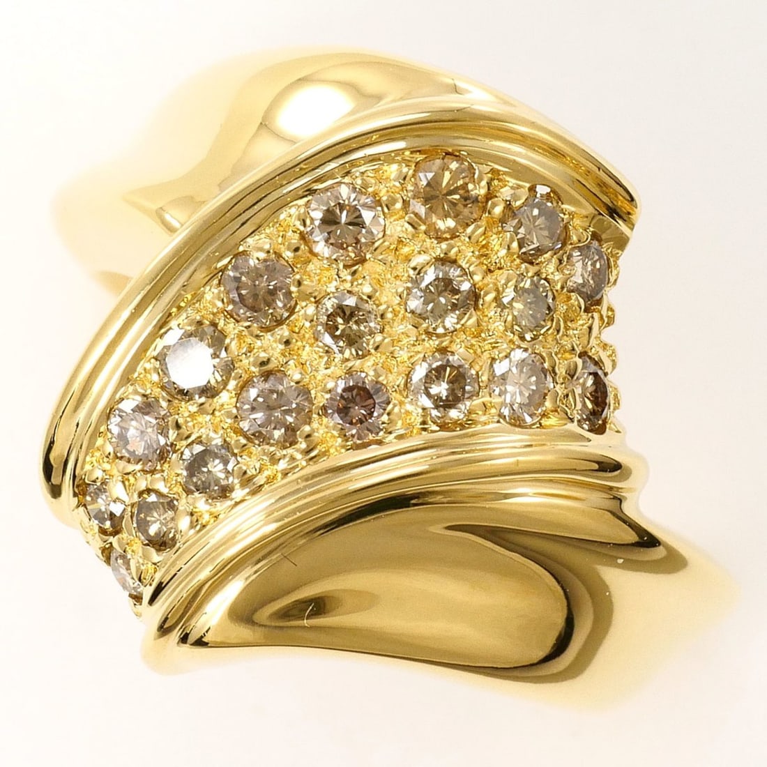18K (18-karat) Yellow Gold Ring with Brown Diamond (0.51 ct), Certificate of Authenticity, Total: --- Catalog ---Category: SizeWidth: 17mm / 0.67''Weight: 5.9g / 0.2oz.JP Size: 11US Size: 6Category: DesignType: Band ringColor: Brown, Yellow goldMetal: GoldStone: DiamondGender: WomenMaterial: Yello