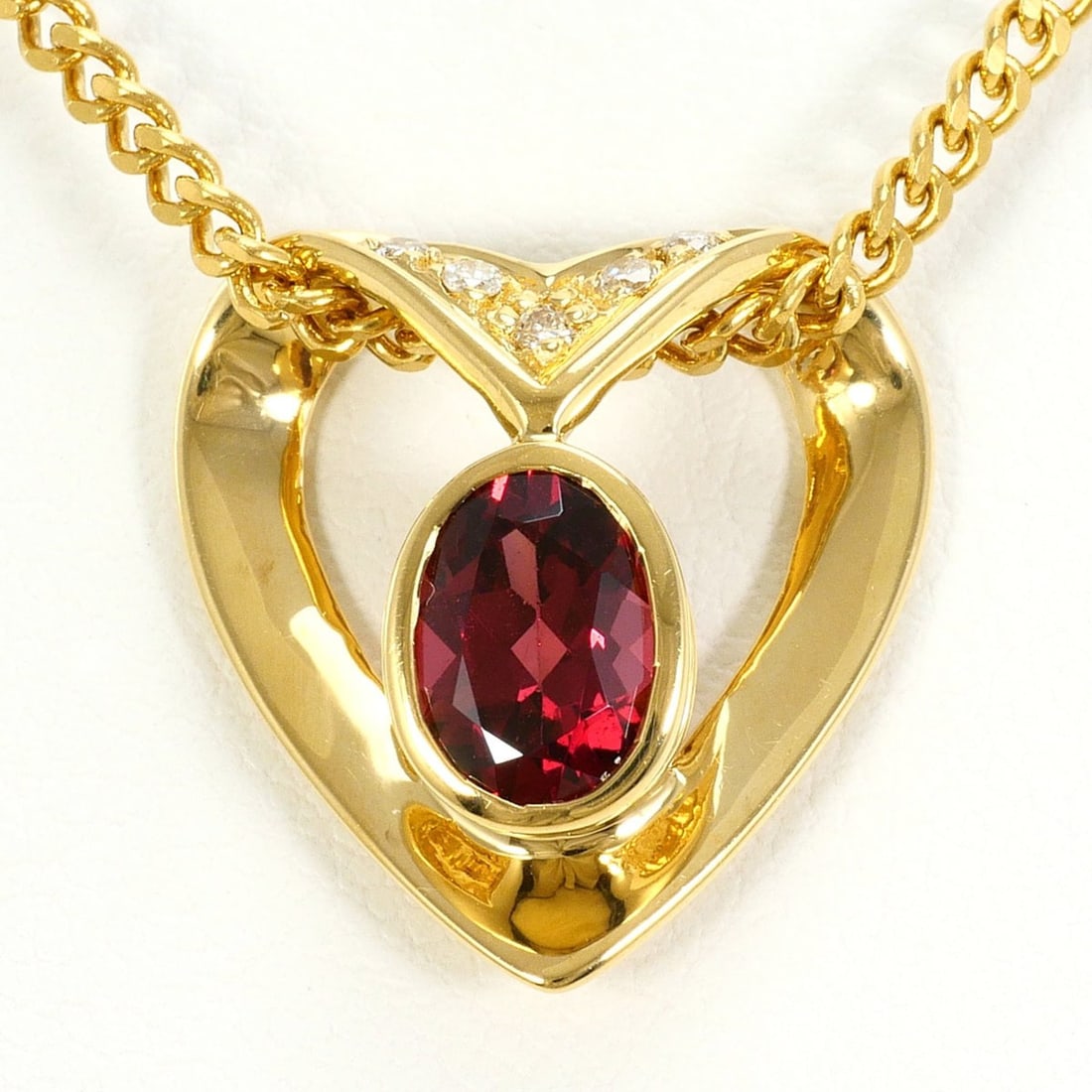 18K (18-karat) Yellow Gold Necklace with Garnet and Diamond (carat weight not stamped), Total Weight: --- Catalog ---Category: SizeWeight: 7.9g / 0.27oz.Pendant Size: 16mm x 15mm / 0.62'' x 0.59''Neck Circumference: 43 cm / 16.92''Category: DesignColor: Red color, Yellow goldMetal: GoldStone: Diamond,