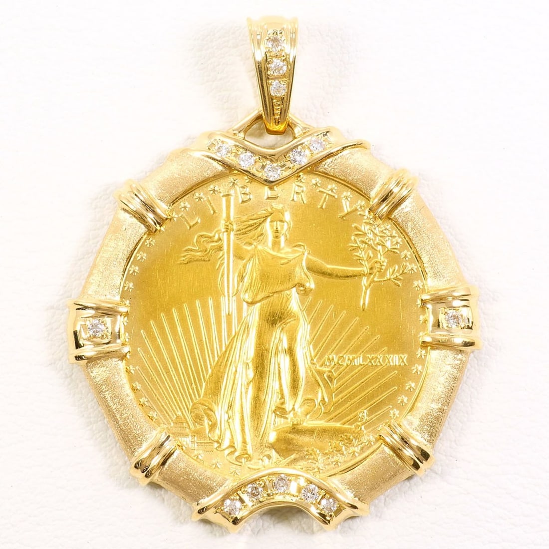 K22 22K YG Yellow Gold 18K Pendant Top 1.2 oz Diamond 0.18ct Total Weight 23.6g Jewelry: --- Catalog ---Category: SizeWeight: 23.6g / 0.83oz.Pendant Size: 41mm x 34mm / 1.61'' x 1.33''Category: DesignColor: Yellow goldMetal: GoldStone: DiamondGender: Women,MenMaterial: Yellow gold (18K), 