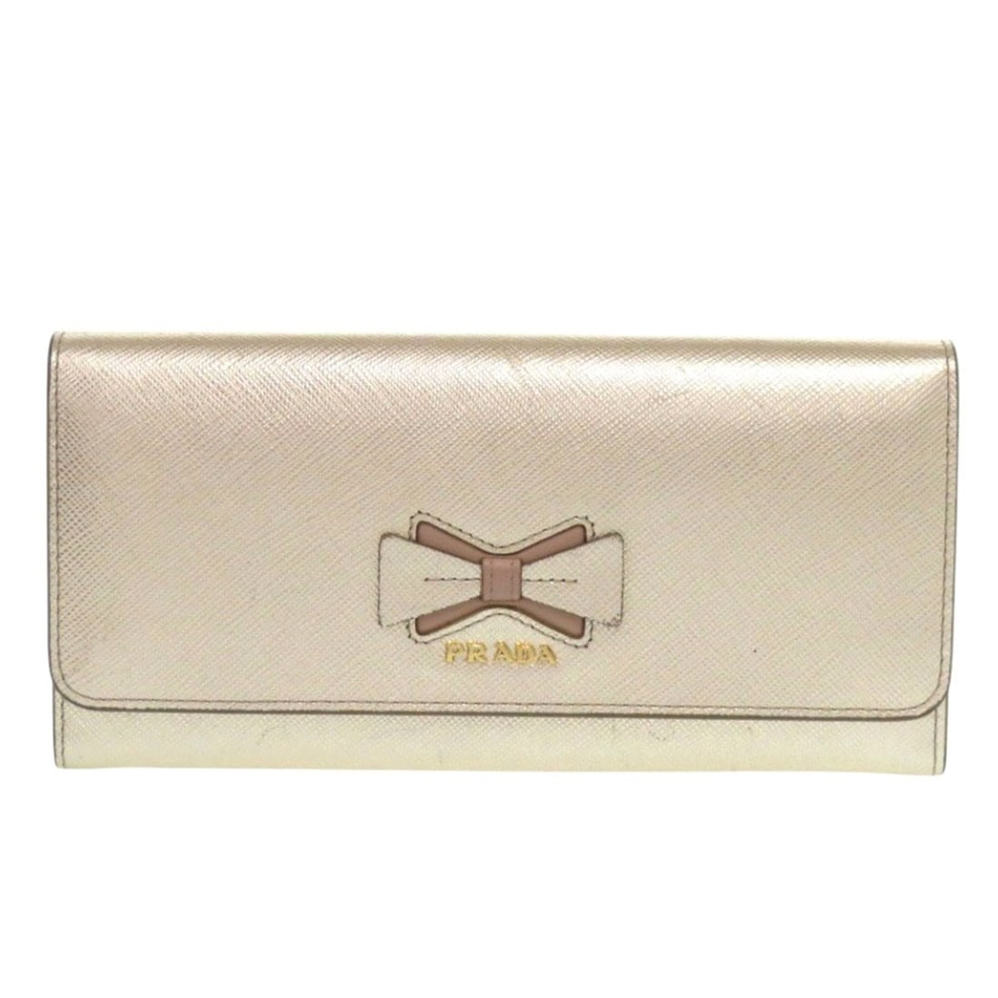 Prada 1MH132 Ribbon Saffiano Fiocco Leather Gold Long Wallet 0073PRADA: --- Catalog ---Category: SizeSize (HxWxD): 9cm x 18.5cm x 2.5cm / 3.54'' x 7.28'' x 0.98''Category: DesignType: Long wallet (bi-fold)Color: GoldGender: WomenMaterial: Leather Category: GeneralMPN: 1MH