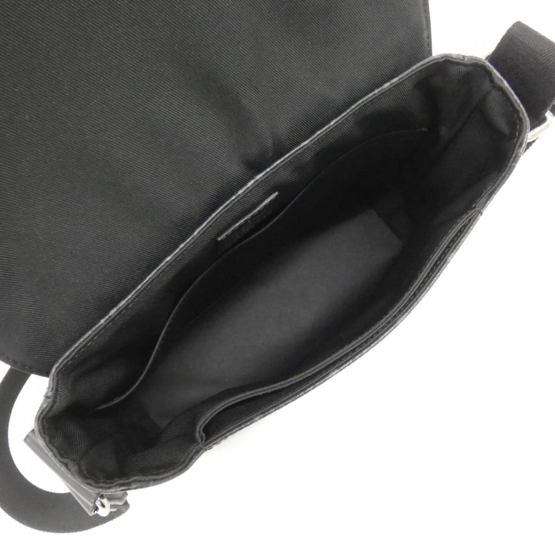Louis Vuitton Monogram Eclipse District PM M44000 Shoulder Bag - 6