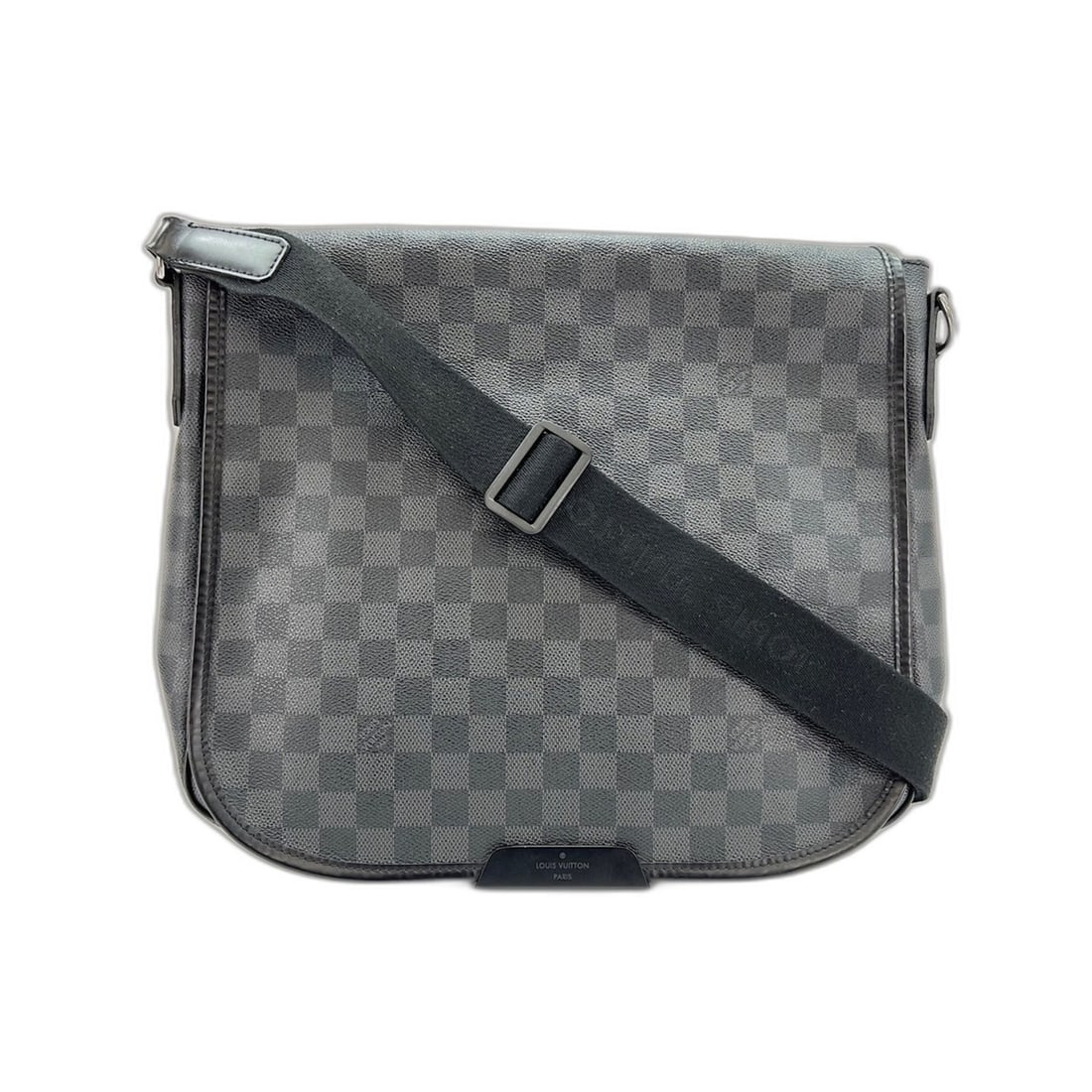 Louis Vuitton Daniel Shoulder Bag, Black: --- Catalog ---Category: SizeSize (HxWxD): 30cm x 32cm x 7cm / 11.81'' x 12.59'' x 2.75''Category: DesignType: Shoulder bagColor: BlackGender: Men,WomenCategory: GeneralBrand: Louis Vuitton--- Item