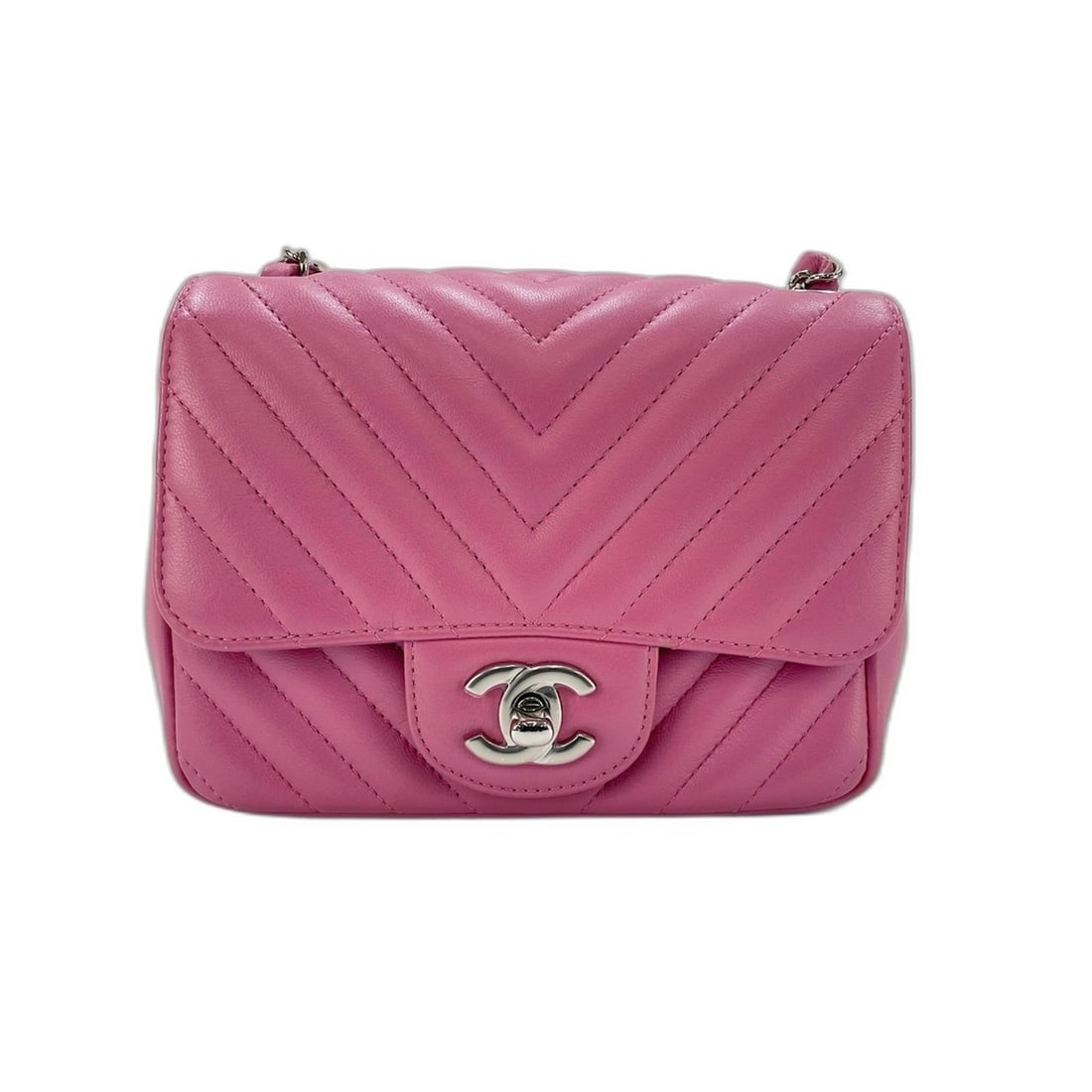 Chanel shoulder bag, pink: --- Catalog ---Category: SizeSize (HxWxD): 12cm x 17cm x 7cm / 4.72'' x 6.69'' x 2.75''Category: DesignType: Shoulder bagColor: PinkGender: WomenCategory: GeneralBrand: Chanel--- Item List ---Section: