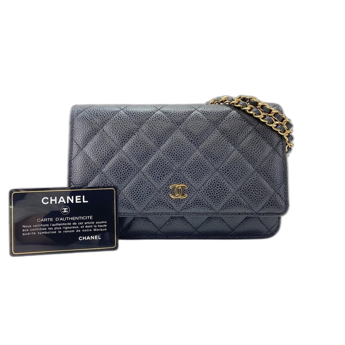 Chanel Matelassé Shoulder Bag, Black: --- Catalog ---Category: SizeSize (HxWxD): 12cm x 18cm x 3.5cm / 4.72'' x 7.08'' x 1.37''Category: DesignType: Shoulder bagColor: BlackGender: WomenCategory: GeneralBrand: Chanel--- Item List ---Secti