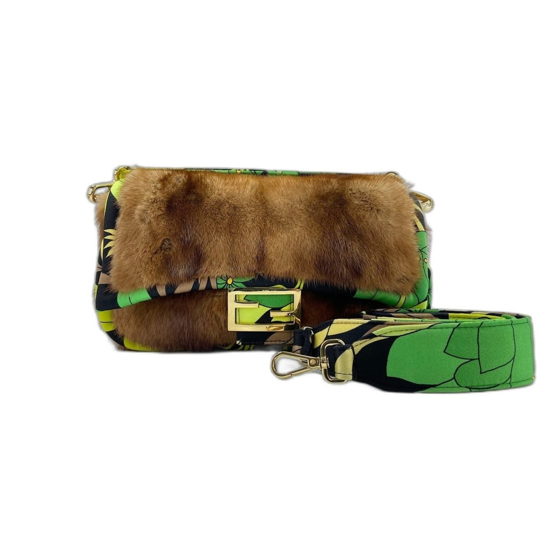 Fendi Baguette Shoulder Bag, Green: --- Catalog ---Category: SizeSize (HxWxD): 19cm x 28cm x 9cm / 7.48'' x 11.02'' x 3.54''Category: DesignType: Shoulder bagColor: GreenGender: WomenCategory: GeneralBrand: Fendi--- Item List ---Section