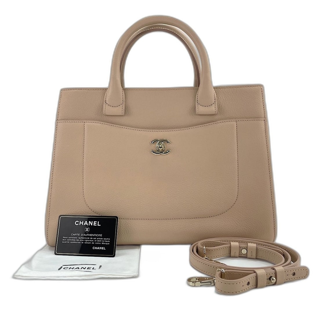 Chanel Executive Handbag Pink: --- Catalog ---Category: SizeSize (HxWxD): 23cm x 32.5cm x 12cm / 9.05'' x 12.79'' x 4.72''Category: DesignType: HandbagColor: PinkGender: WomenCategory: GeneralBrand: Chanel--- Item List ---Section: 