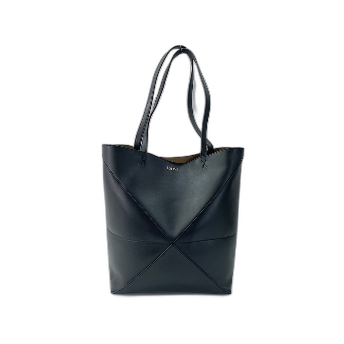 Loewe Puzzle Tote Bag, Black: --- Catalog ---Category: SizeSize (HxWxD): 31cm x 25cm x 13cm / 12.2'' x 9.84'' x 5.11''Category: DesignType: Tote bagColor: BlackGender: WomenCategory: GeneralBrand: Loewe--- Item List ---Section: