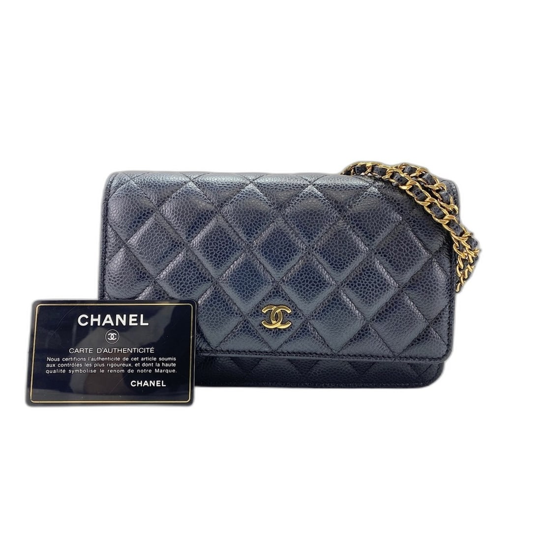 Chanel Matelassé Shoulder Bag, Black: --- Catalog ---Category: SizeSize (HxWxD): 12cm x 18cm x 3cm / 4.72'' x 7.08'' x 1.18''Category: DesignType: Shoulder bagColor: BlackGender: WomenCategory: GeneralBrand: Chanel--- Item List
