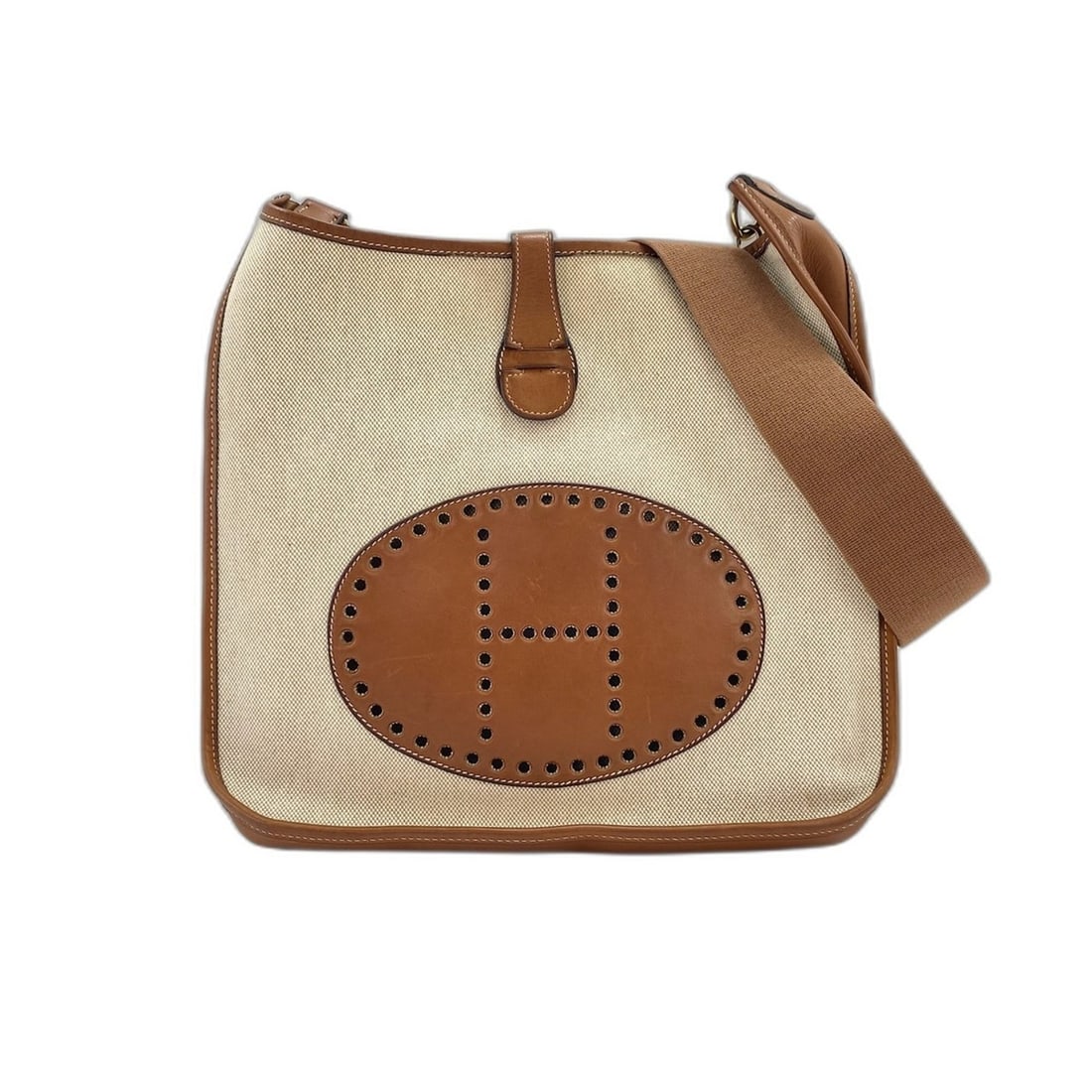 Hermes Evelyne Shoulder Bag, Brown: --- Catalog ---Category: SizeSize (HxWxD): 30cm x 30cm x 7cm / 11.81'' x 11.81'' x 2.75''Strap Length: 85cm / 33.46''Category: DesignType: Shoulder bagColor: BrownGender: WomenCategory: GeneralBrand: 