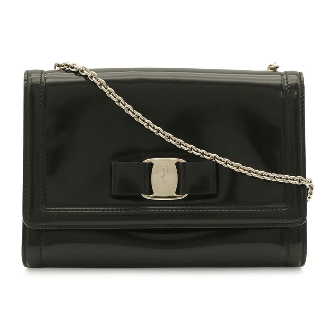 Salvatore Ferragamo Vara Chain Shoulder Bag, Pouch, Clutch, Patent Leather, Black AU-22 C724: --- Catalog ---Category: SizeSize (HxWxD): 13.5cm x 19.5cm x 4cm / 5.31'' x 7.67'' x 1.57''Category: DesignType: Pochette, Shoulder bagColor: BlackGender: WomenMaterial: Patent leather Category: Gener