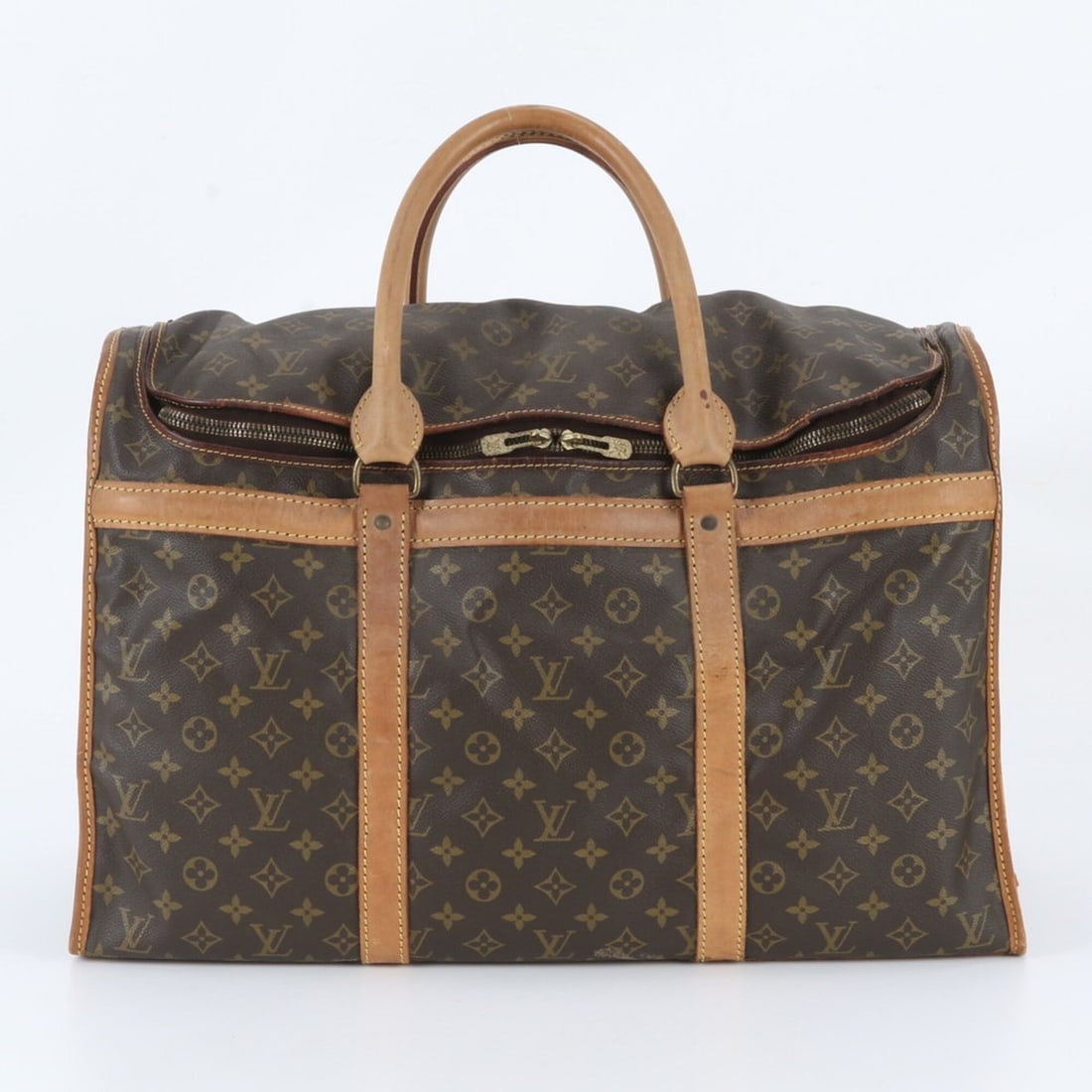 Louis Vuitton Monogram Sac Chasseur 55 M41922 Leather Boston Bag Tote Travel Men's: --- Catalog ---Category: SizeSize (HxWxD): 34cm x 55cm x 22cm / 13.38'' x 21.65'' x 8.66''Category: DesignType: Boston bag, Tote bagColor: BrownGender: MenMaterial: Leather , Coated canvas Category: G