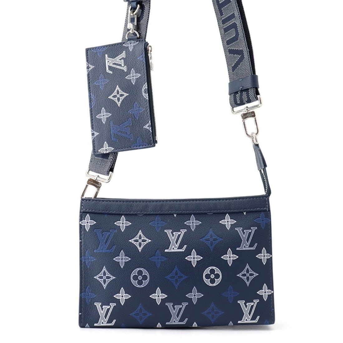 Louis Vuitton Shoulder Bag Monogram Shadow Gaston Wearable Wallet M28818 LOUIS VUITTON Men's Handbag: --- Catalog ---Category: SizeSize (HxWxD): 15cm x 22cm x 5cm / 5.9'' x 8.66'' x 1.96''Category: DesignType: Handbag, Shoulder bagColor: Blue, NavyGender: MenMaterial: Monogram Shadow Category: General