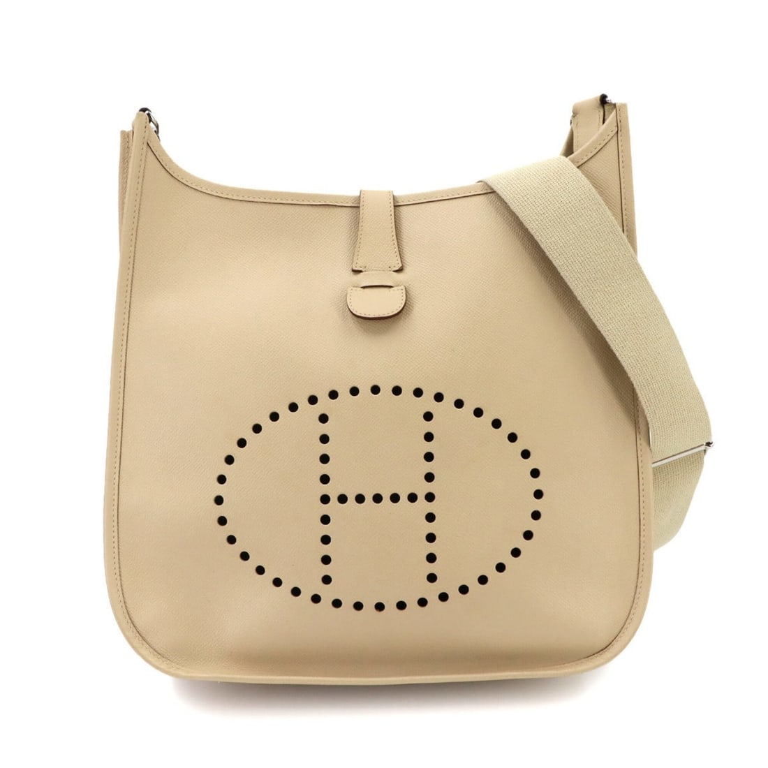 Hermes Evelyne 3 GM Shoulder Handbag, Epsom Leather, Parchment, ?M Stamp, Silver Hardware,: --- Catalog ---Category: SizeSize (HxWxD): 35cm x 33.5cm x 9cm / 13.77'' x 13.18'' x 3.54''Category: DesignType: Handbag, Shoulder bagColor: ParcheminGender: WomenMaterial: Epsom leather Category: Gen