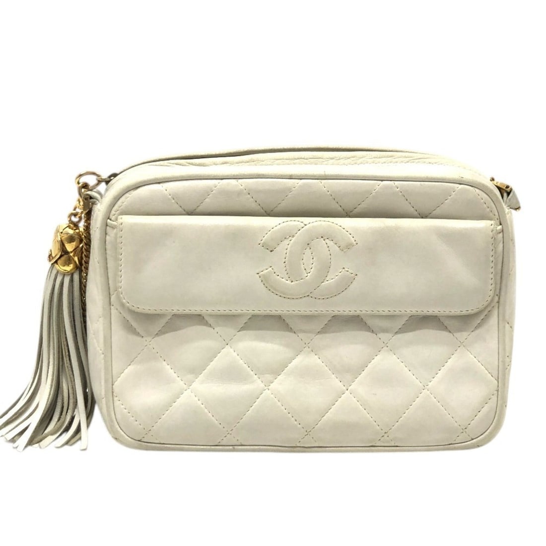 CHANEL Matelassé Coco Mark Bag, Fringe Pouch, Chain, Shoulder Crossbody Lambskin, Women's, White: --- Catalog ---Category: SizeSize (HxWxD): 12.5cm x 18cm x 6cm / 4.92'' x 7.08'' x 2.36''Category: DesignType: Pochette, Shoulder bagColor: WhiteGender: WomenMaterial: Leather Leather/Fur Type: Lambsk