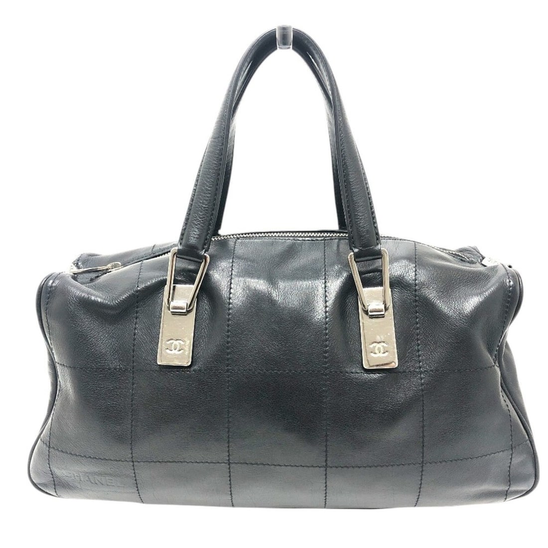 CHANEL Chocolate Bar Mini Boston Tote Bag Handbag Leather Women's Black: --- Catalog ---Category: SizeSize (HxWxD): 22cm x 36cm x 10cm / 8.66'' x 14.17'' x 3.93''Category: DesignType: Handbag, Tote bagColor: BlackGender: WomenMaterial: Leather Category: GeneralBrand: Chane