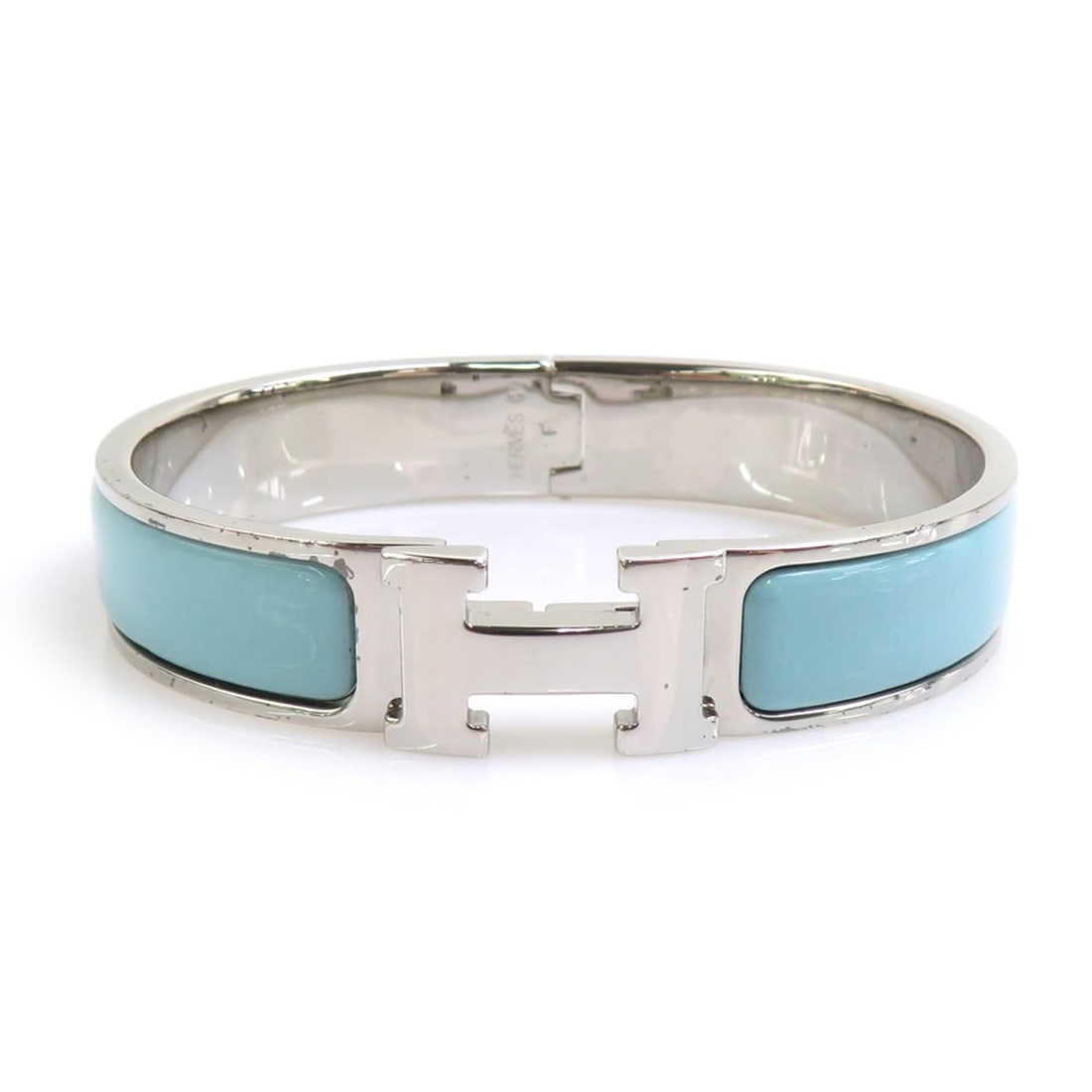 Hermes HERMES Bracelet Click H Metal Enamel Light Blue Silver Women's h32446a: --- Catalog ---Category: SizeLength: 15.8cm / 6.22''Category: DesignType: BangleColor: Light blue, SilverGender: WomenMaterial: Enamel, MetalCategory: GeneralBrand: Hermes--- Item List ---Section: Con