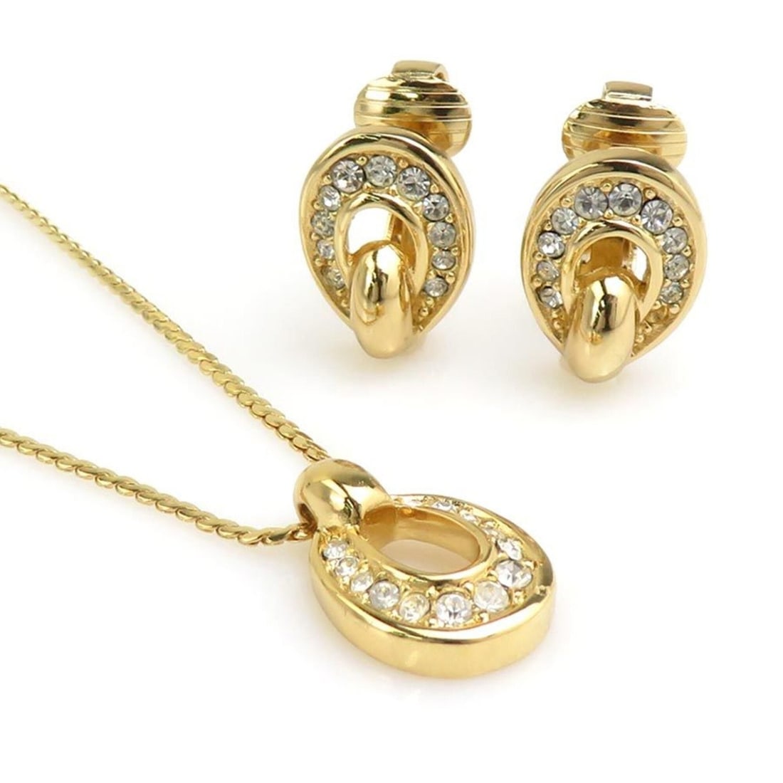 Christian Dior necklace and earrings set (2 pieces), metal, gold, women's, 56784k: --- Catalog ---Category: SizeSize (HxWxD): 13.00mm x 10.00mm / 0.51'' x 0.39''Category: DesignType: Clip earringsColor: GoldGender: WomenMaterial: MetalCategory: GeneralBrand: Christian Dior--- Item L