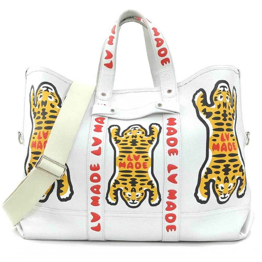 Louis Vuitton LOUIS VUITTON Tote Bag Shoulder NIGO Collaboration Trolley Leather Blanc Men's M59366: --- Catalog ---Category: SizeSize (HxWxD): 38cm x 59cm x 16cm / 14.96'' x 23.22'' x 6.29''Category: DesignType: Shoulder bag, Tote bagColor: BlancGender: Men,WomenMaterial: Leather Category: GeneralMP
