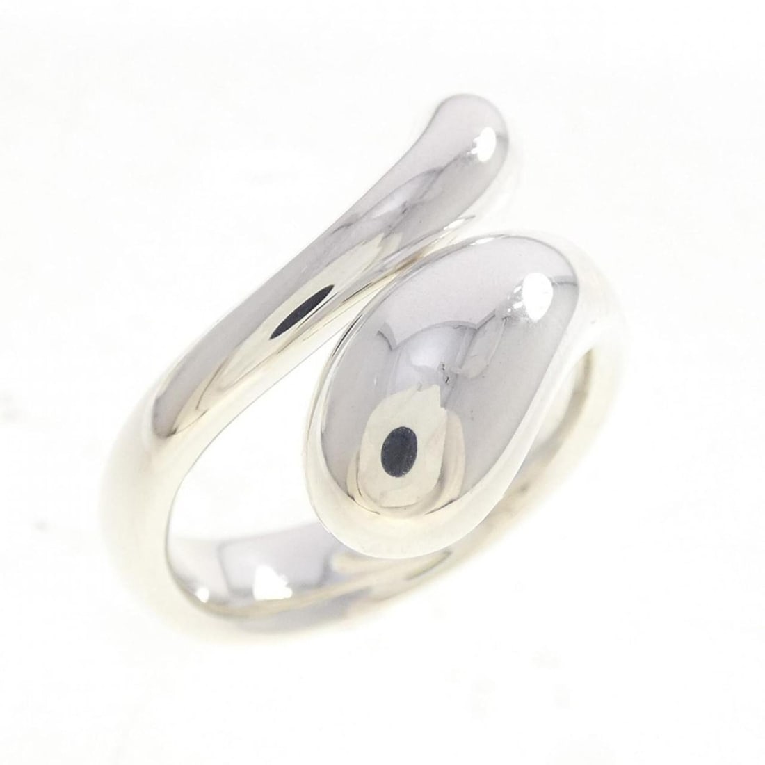 Tiffany 925 Ring: --- Catalog ---Category: SizeJP Size: 15US Size: 7.5Category: DesignType: Band ringGender: WomenMaterial: Silver 925Category: GeneralBrand: Tiffany--- Item List ---Section: ConditionRanking: Rank SA