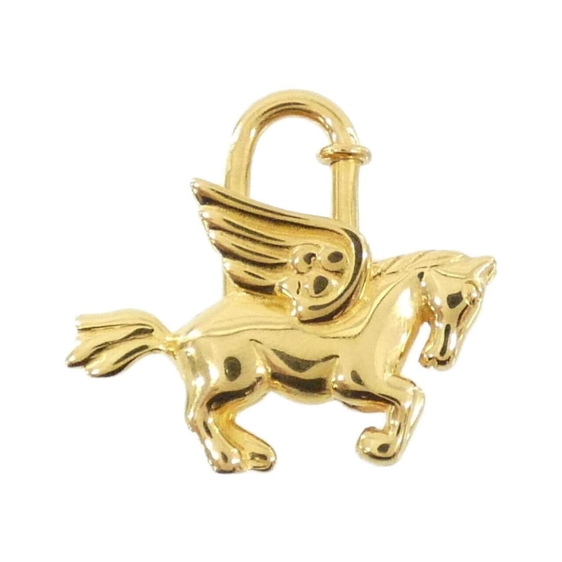 Hermes PEGASUS Cadena 019988CC Keychain: --- Catalog ---Category: SizeSize (HxWxD): 3cm x 3.5cm / 1.18'' x 1.37''Category: DesignType: KeyringColor: GoldGender: Women,MenCategory: GeneralMPN: 019988CCBrand: Hermes--- Item List ---Section: Co