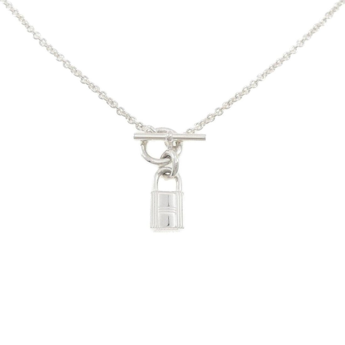 Hermes Amulette Cadena Necklace: --- Catalog ---Category: SizePendant Size: 28.4mm x 8.2mm / 1.11'' x 0.32''Neck Circumference: 41 cm / 16.14''Category: DesignGender: WomenMaterial: Silver 925Necklace Type: NecklaceCategory: