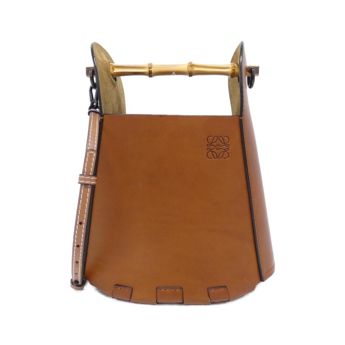 Loewe 340 95 W37 Handbag: --- Catalog ---Category: SizeSize (HxWxD): 20cm x 25cm x 14cm / 7.87'' x 9.84'' x 5.51''Category: DesignType: HandbagColor: BrownGender: WomenMaterial: Leather Leather/Fur Type: CalfskinCategory: