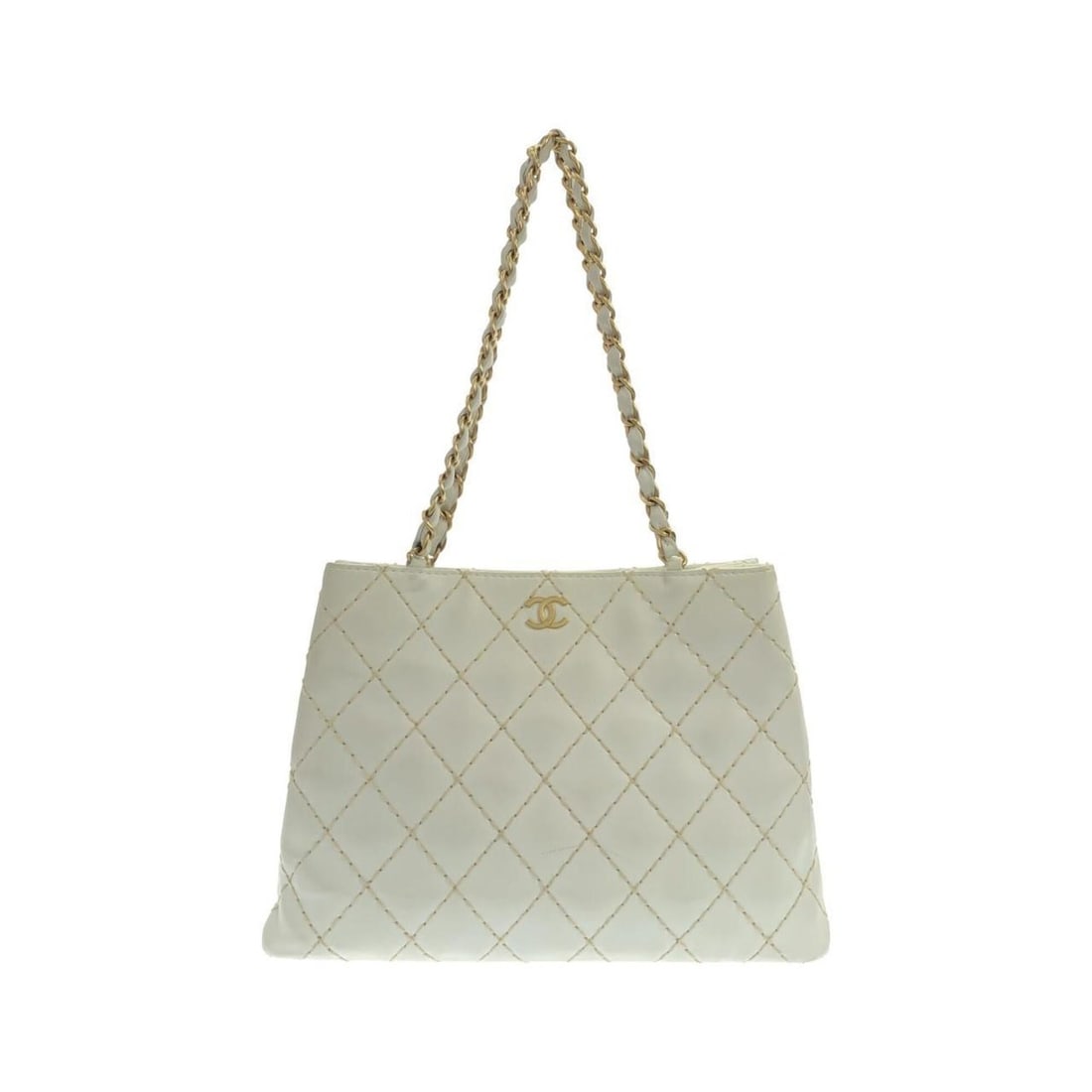 Chanel Wild Stitch Line Handbag: --- Catalog ---Category: SizeSize (HxWxD): 24cm x 34cm x 10cm / 9.44'' x 13.38'' x 3.93''Category: DesignType: HandbagColor: WhiteGender: WomenMaterial: Leather Hardware Color: Matte goldLeather/Fur