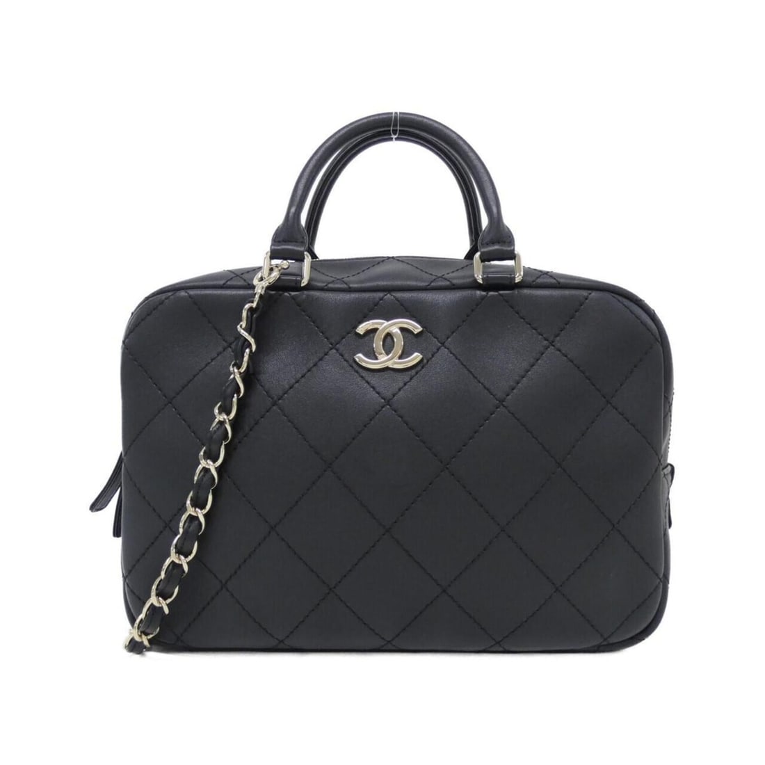 Chanel handbag: --- Catalog ---Category: SizeSize (HxWxD): 19cm x 27cm x 8.5cm / 7.48'' x 10.62'' x 3.34''Category: DesignType: HandbagColor: BlackGender: WomenMaterial: Leather Hardware Color: GoldLeather/Fur Type: