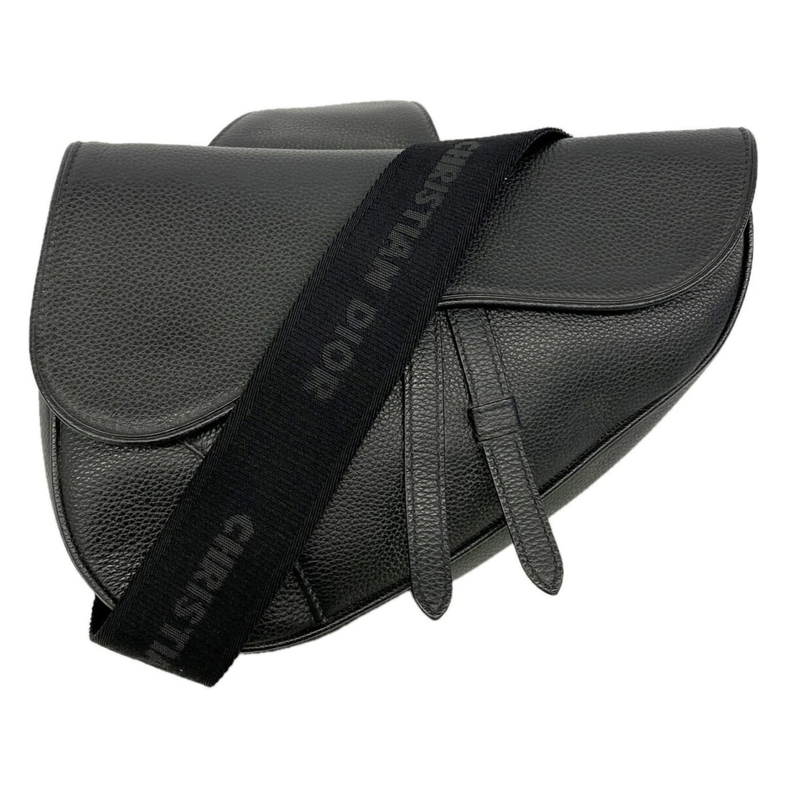 Christian Dior Bag/Body Bag Saddle Leather Black Men's: --- Catalog ---Category: SizeSize (HxWxD): 19.5cm x 27cm x 4.5cm / 7.67'' x 10.62'' x 1.77''Category: DesignType: Sling bagColor: BlackGender: MenMaterial: Leather Hardware Color: SilverCategory: Gene