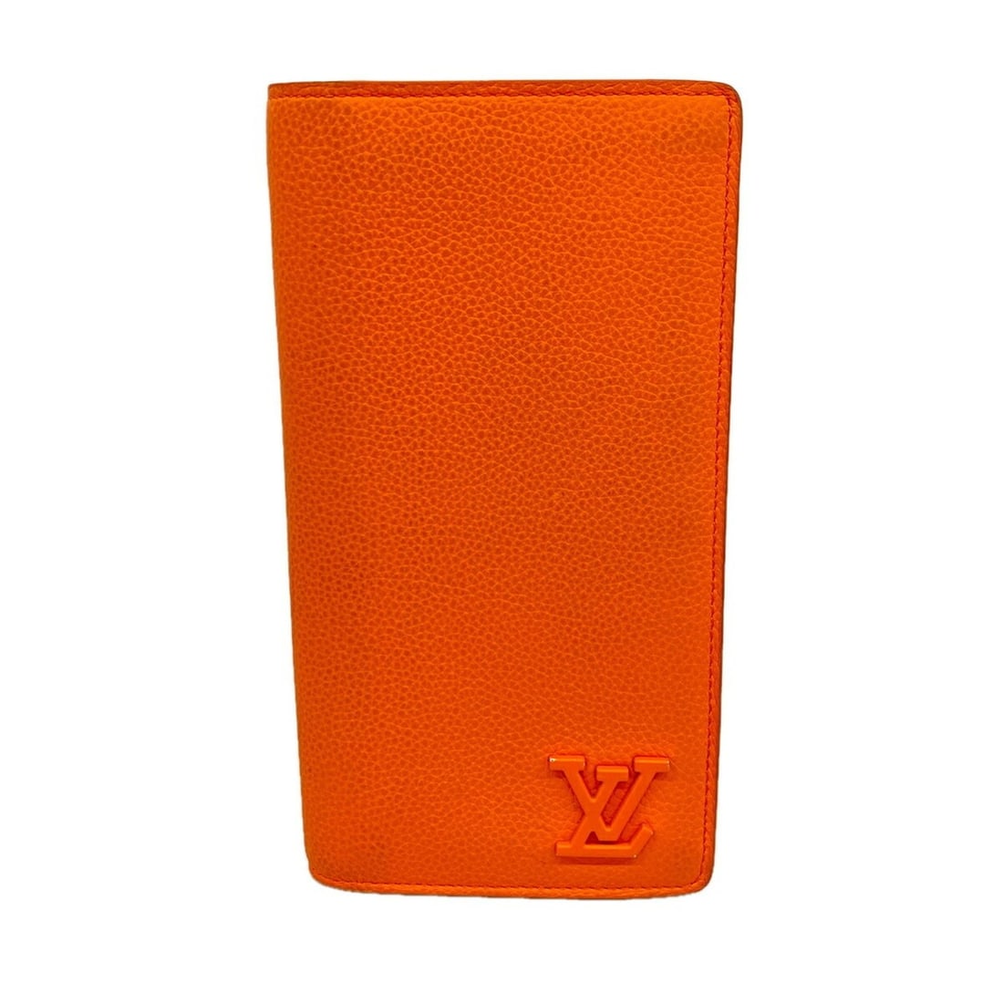 Louis Vuitton Long Wallet LV Aerogram Portefeuille Brazza M81153 Volcano Orange Men's: --- Catalog ---Category: SizeSize (HxWxD): 19cm x 9.5cm x 2cm / 7.48'' x 3.74'' x 0.78''Category: DesignType: Long wallet (bi-fold)Color: OrangeGender: MenCategory: GeneralMPN: M81153Brand: Louis Vuit