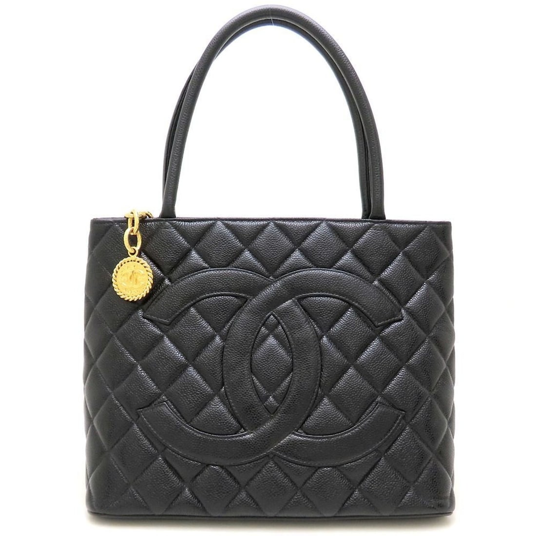 CHANEL Reissue Tote A01804 Bag, Caviar Leather, Black, Women's 353504: --- Catalog ---Category: SizeSize (HxWxD): 24cm x 30cm x 15cm / 9.44'' x 11.81'' x 5.9''Category: DesignType: Tote bagColor: BlackGender: WomenMaterial: Grained Calfskin Category: GeneralBrand: Chanel