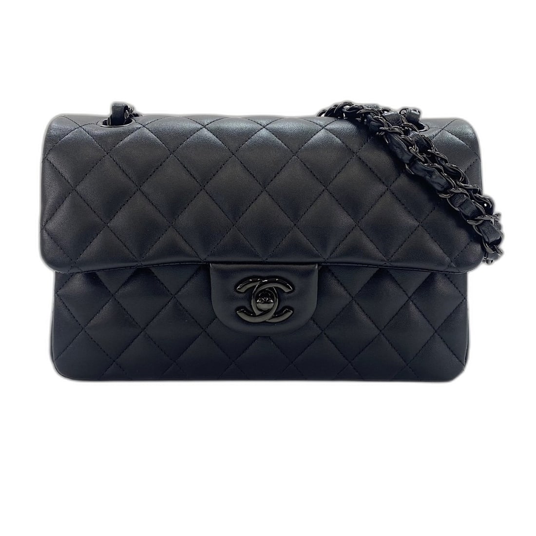 CHANEL Matelassé 23 Shoulder Bag, Black: --- Catalog ---Category: SizeSize (HxWxD): 14cm x 23cm x 7cm / 5.51'' x 9.05'' x 2.75''Strap Length: 50cm / 19.68''Category: DesignType: Shoulder bagColor: BlackGender: WomenCategory: GeneralLine: Mat