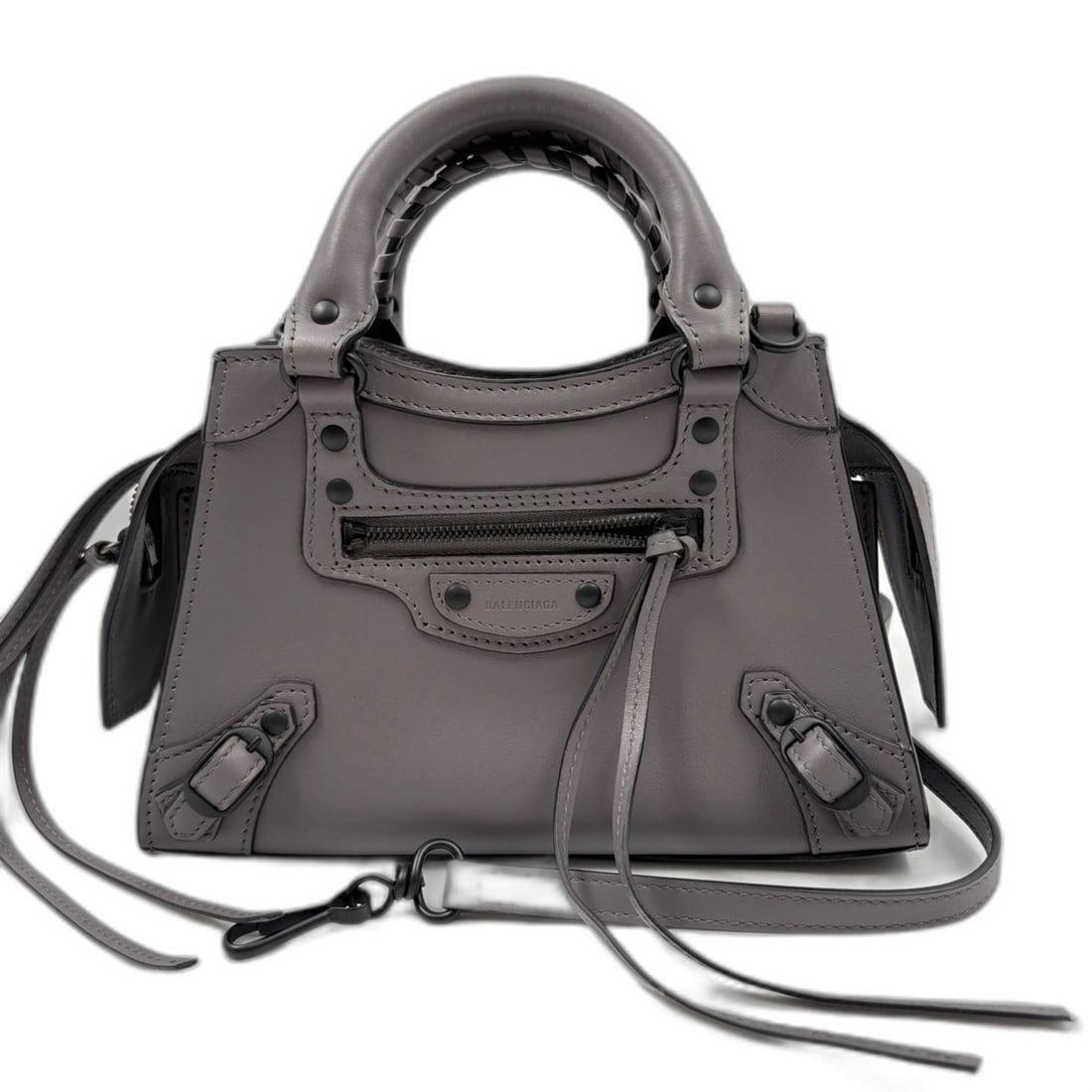 BALENCIAGA Neo Classic Mini Handbag Shoulder Bag, Gray: --- Catalog ---Category: SizeHandle Drop: 8.00cm / 3.15''Size (HxWxD): 16cm x 22cm x 10cm / 6.29'' x 8.66'' x 3.93''Strap Length: 86cm - 106cm / 33.85'' - 41.73''Category: DesignType: Handbag, Shoulde