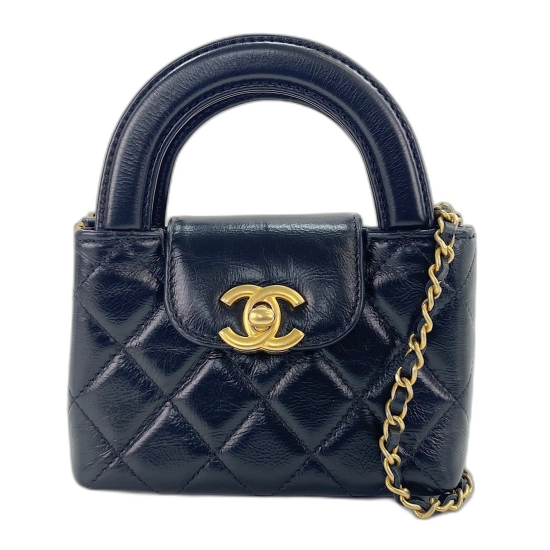 CHANEL Matelassé Shoulder Bag, Black: --- Catalog ---Category: SizeSize (HxWxD): 8cm x 13cm x 5cm / 3.14'' x 5.11'' x 1.96''Category: DesignType: Shoulder bagColor: BlackGender: WomenCategory: GeneralBrand: Chanel--- Item List ---Section: