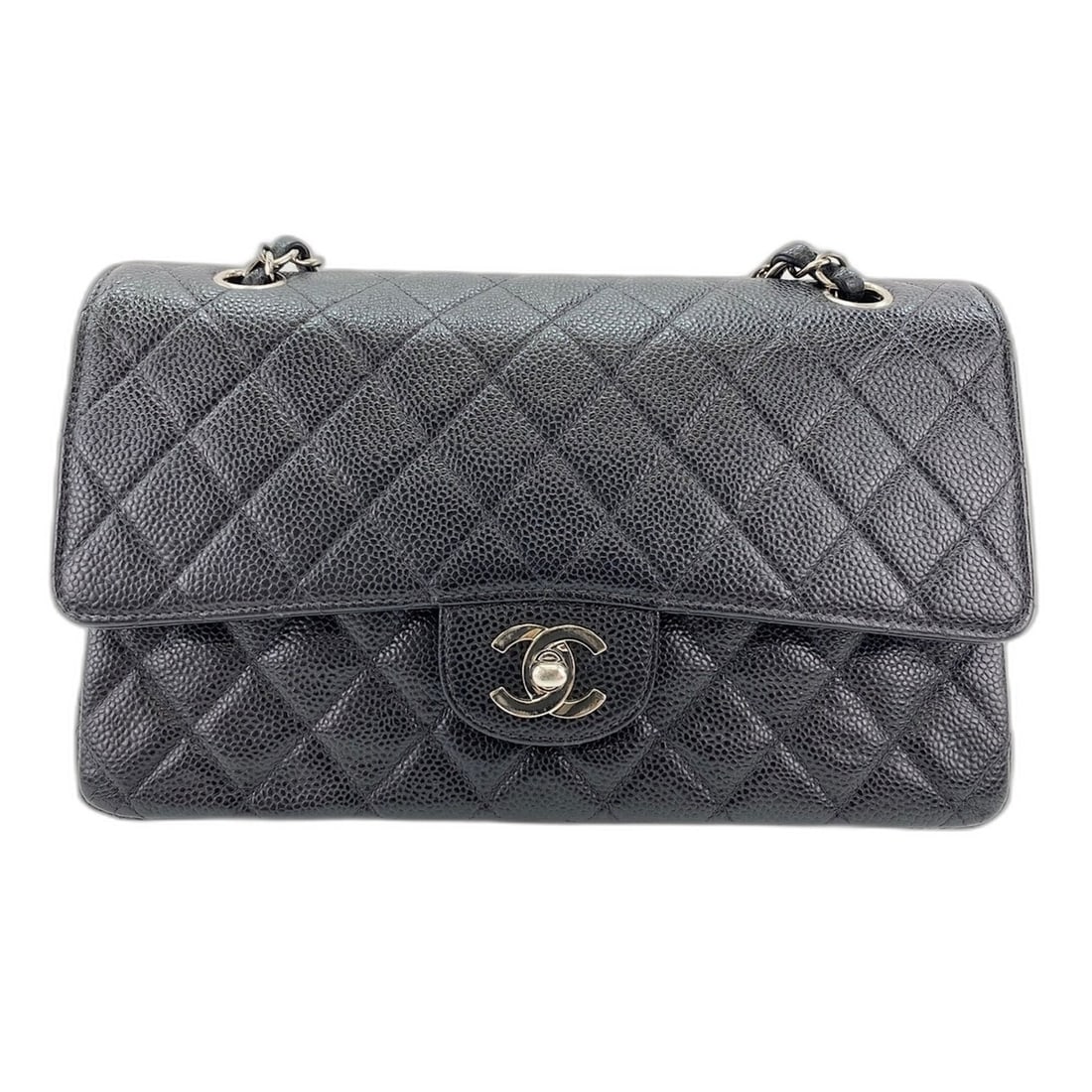 CHANEL Matelassé Shoulder Bag, Black: --- Catalog ---Category: SizeSize (HxWxD): 15cm x 24cm x 6cm / 5.9'' x 9.44'' x 2.36''Category: DesignType: Shoulder bagColor: BlackGender: WomenCategory: GeneralBrand: Chanel--- Item List ---Section: