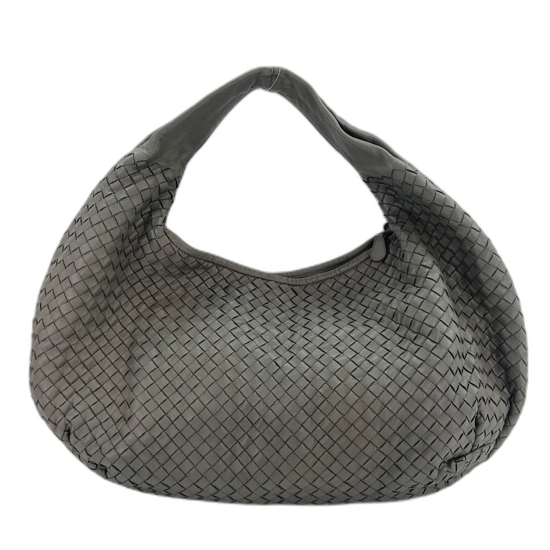 BOTTEGA VENETA Intrecciato Shoulder Bag, Gray: --- Catalog ---Category: SizeSize (HxWxD): 35cm x 45cm / 13.77'' x 17.71''Category: DesignType: Shoulder bagColor: GrayGender: WomenCategory: GeneralBrand: Bottega Veneta--- Item List ---Section: