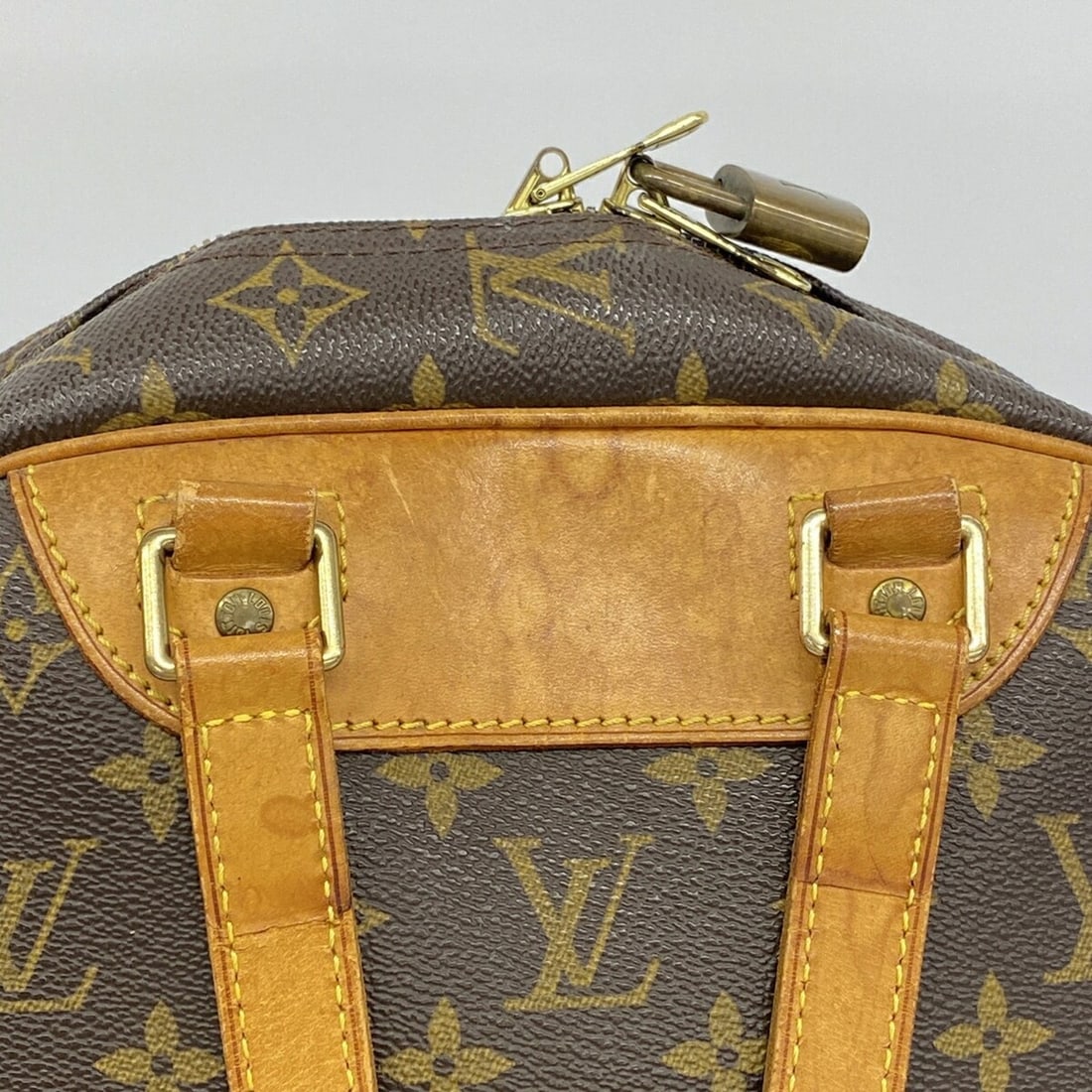 Louis Vuitton Monogram Excursion handbag, brown, for women. - 10