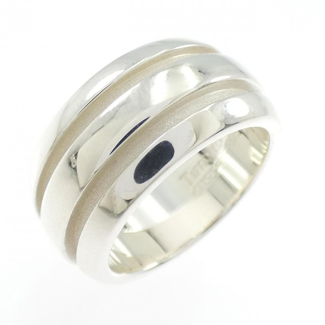Tiffany Atlas Ring: --- Catalog ---Category: SizeJP Size: 8US Size: 4.5Category: DesignType: Band ringGender: WomenMaterial: Silver 925Category: GeneralBrand: Tiffany--- Item List ---Section: ConditionRanking: Rank SA Us