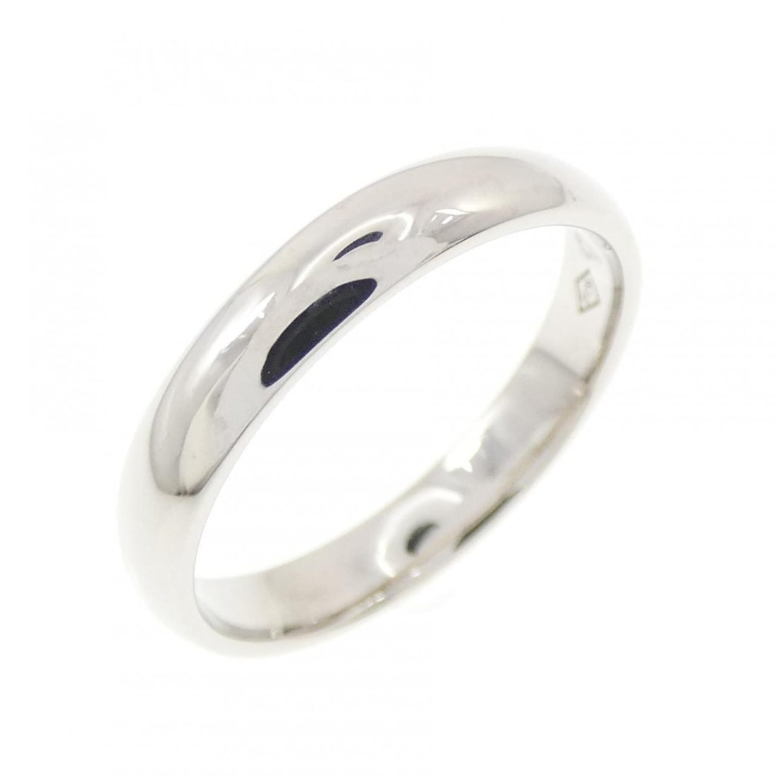 Van Cleef & Arpels Tendrement Ring: --- Catalog ---Category: SizeUS Size: 3.5Brand Size: 46Category: DesignType: Band ringGender: WomenMaterial: Platinum 950Category: GeneralMPN: VCARO9Y400Brand: Van Cleef & Arpels--- Item List ---Secti