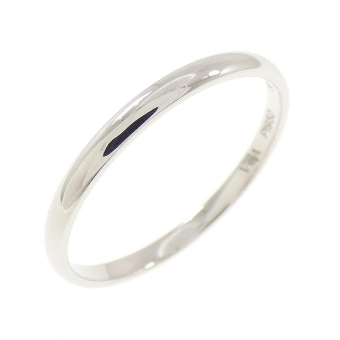 Van Cleef & Arpels Tendrement Ring: --- Catalog ---Category: SizeUS Size: 9.5Brand Size: 59Category: DesignType: Band ringGender: WomenMaterial: Platinum 950Category: GeneralMPN: VCARO9Y100Brand: Van Cleef & Arpels--- Item List ---Secti