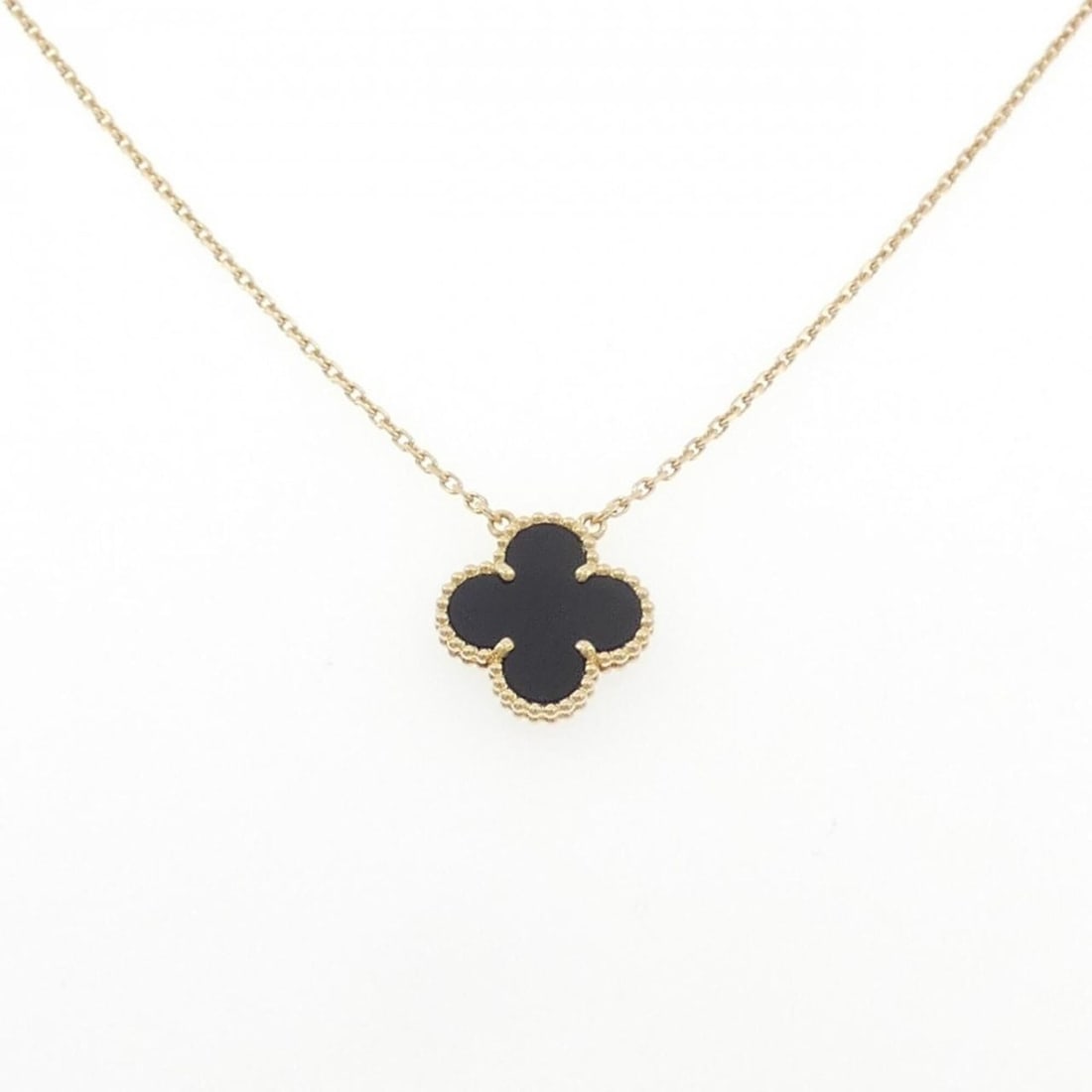 Van Cleef & Arpels Vintage Alhambra Necklace: --- Catalog ---Category: SizePendant Size: 14.8mm x 14.8mm / 0.58'' x 0.58''Neck Circumference: 38 cm - 42 cm / 14.96'' - 16.53''Category: DesignGender: WomenMaterial: Yellow gold (18K)Pendant Type: