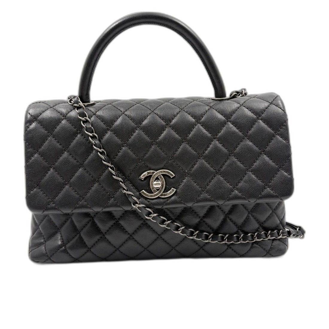 CHANEL Matelassé Large Handbag, Black: --- Catalog ---Category: SizeHandle Drop: 9.00cm / 3.54''Size (HxWxD): 22cm x 34cm x 9cm / 8.66'' x 13.38'' x 3.54''Strap Length: 100cm / 39.36''Category: DesignType: HandbagColor: BlackGender: WomenC