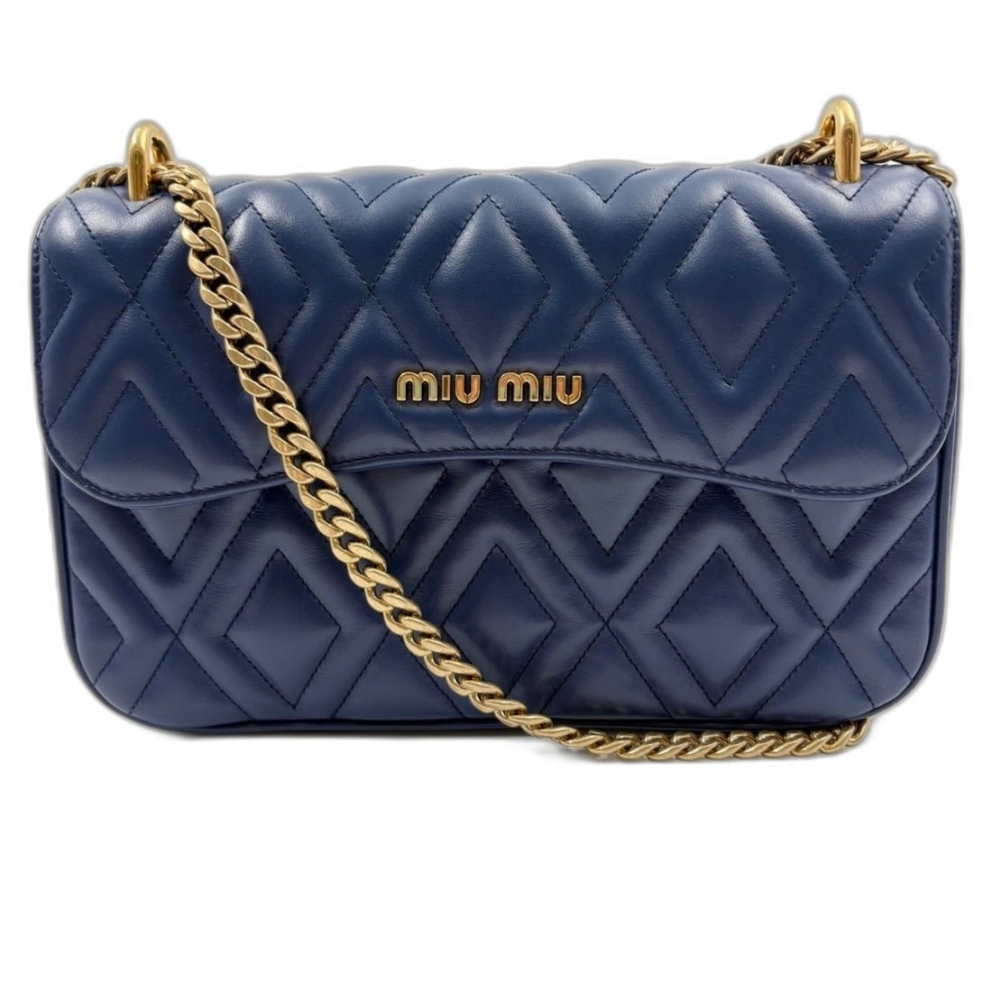 Miu Miu Miu Matelassé Handbag Shoulder Bag Blue: --- Catalog ---Category: SizeHandle Drop: 27.00cm / 10.63''Size (HxWxD): 16cm x 25cm x 6cm / 6.29'' x 9.84'' x 2.36''Strap Length: 64cm - 128cm / 25.19'' - 50.39''Category: DesignType: Handbag, Should