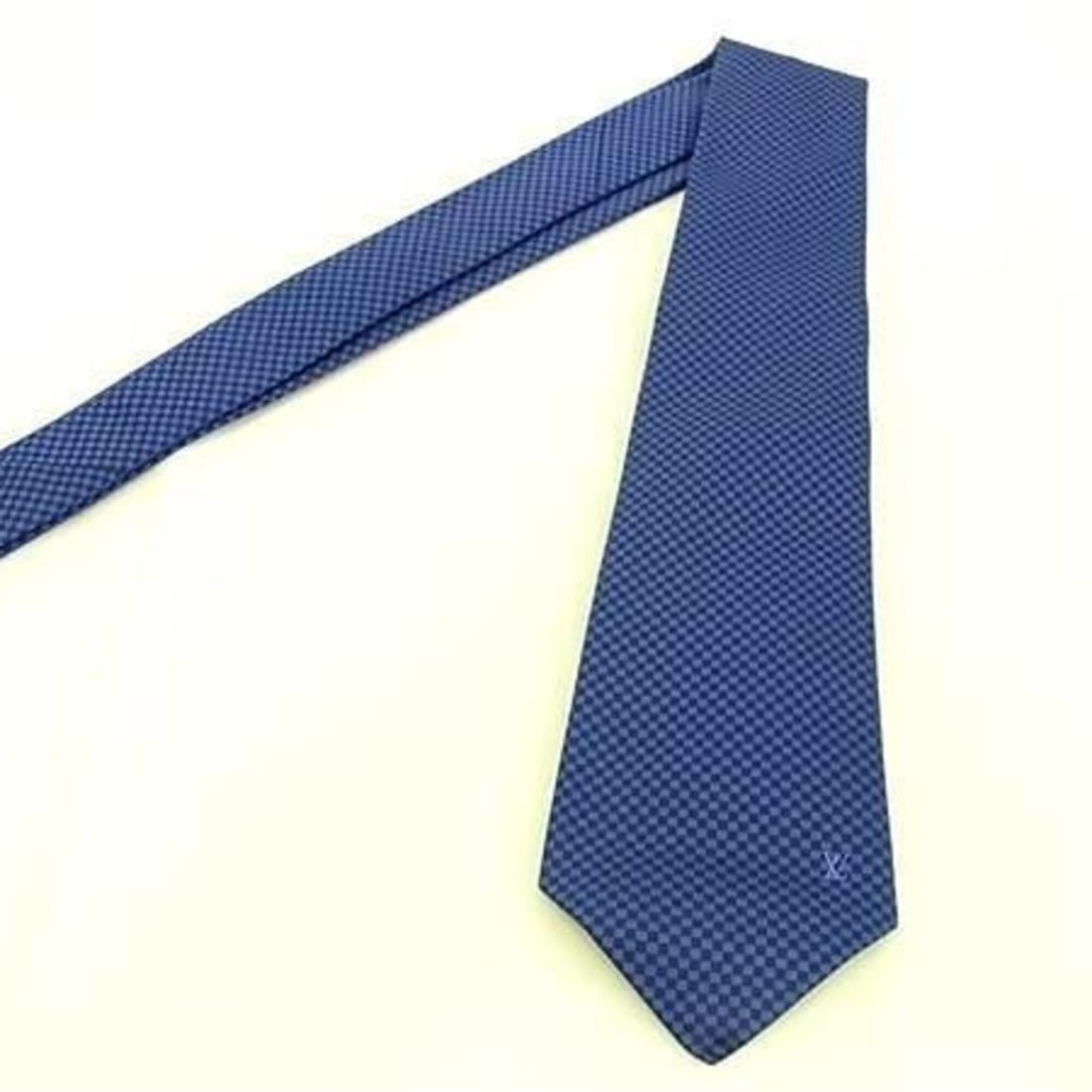 LOUIS VUITTON Cravat Micro Damier Necktie, 8cm, M78747, Blue Moyen Silk, Men's: --- Catalog ---Category: SizeWidth: 8cm / 3.14''Total Length: 148cm / 58.26''Category: DesignType: CravatGender: MenMaterial: Silk 100%Category: GeneralBrand: Louis VuittonCountry of Origin: Italy--- 