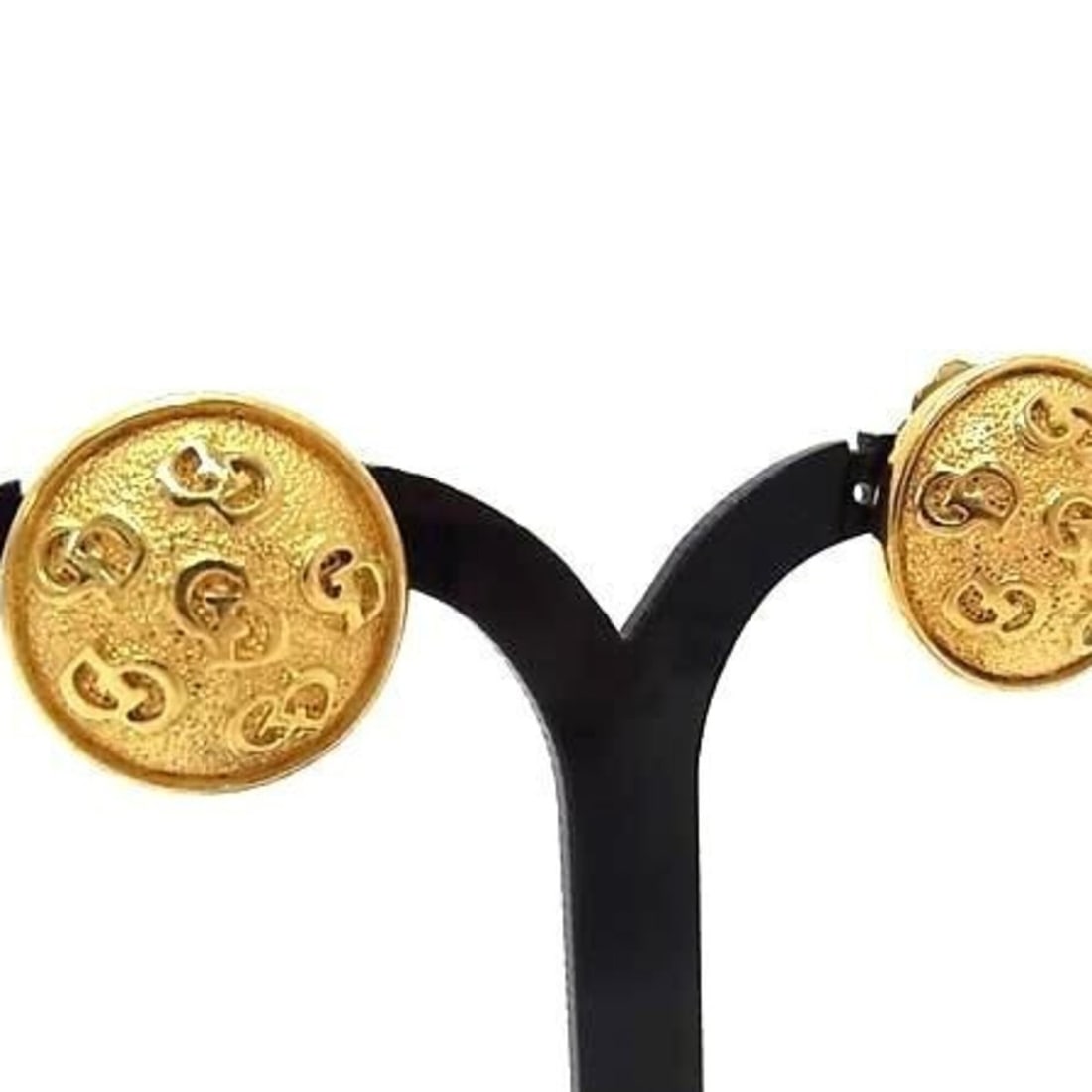 Christian Dior Round Gold Metal Earrings for Women: --- Catalog ---Category: SizeSize (HxWxD): 23.00mm x 23.00mm / 0.91'' x 0.91''Category: DesignType: Clip earringsColor: GoldGender: WomenMaterial: MetalCategory: GeneralBrand: UnspecifiedCountry of Or