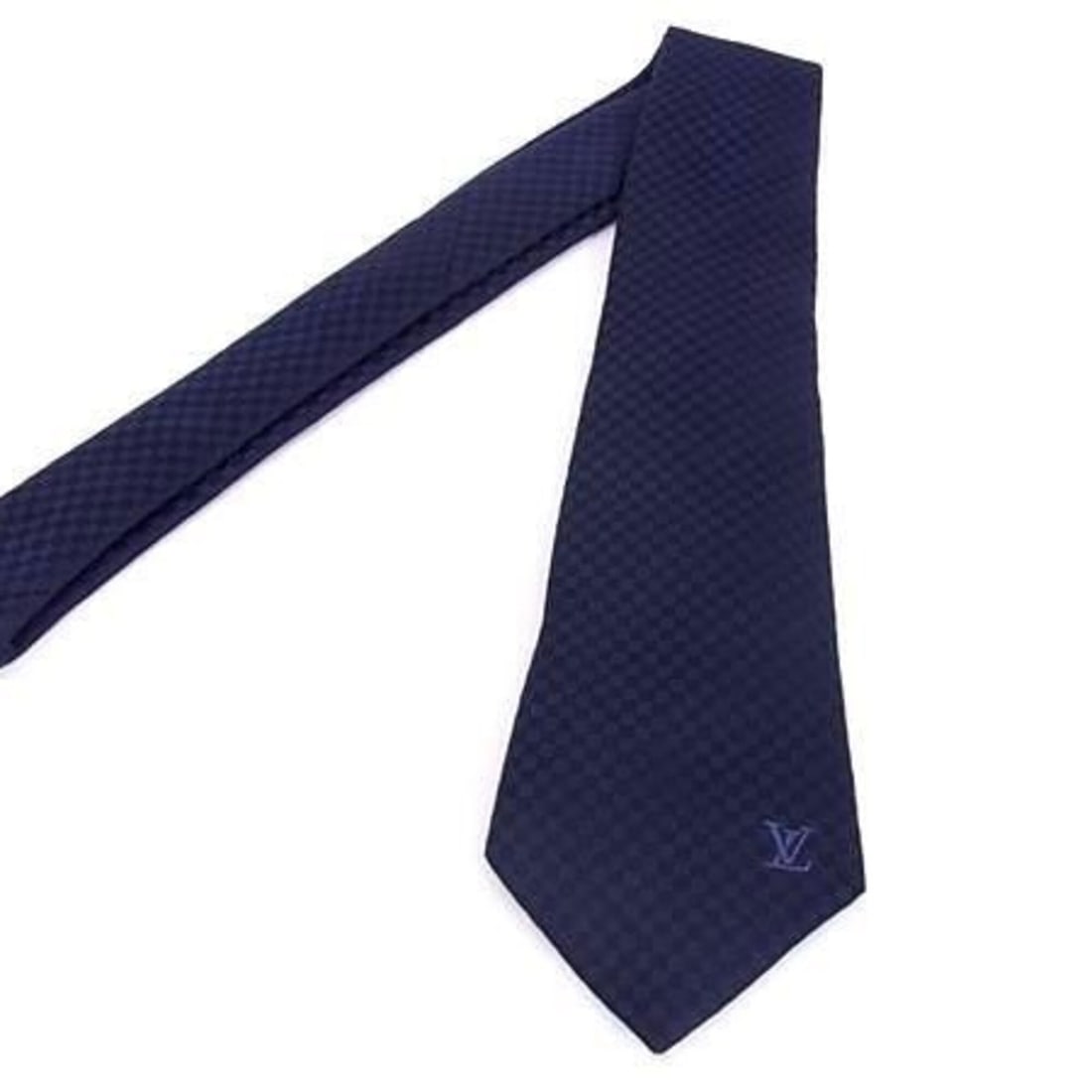 LOUIS VUITTON Cravat Petit Damier Navy Silk Necktie for Men: --- Catalog ---Category: SizeWidth: 9cm / 3.54''Total Length: 156cm / 61.41''Category: DesignType: CravatColor: NavyGender: MenMaterial: Silk 100%Category: GeneralBrand: Louis VuittonCountry of Origin