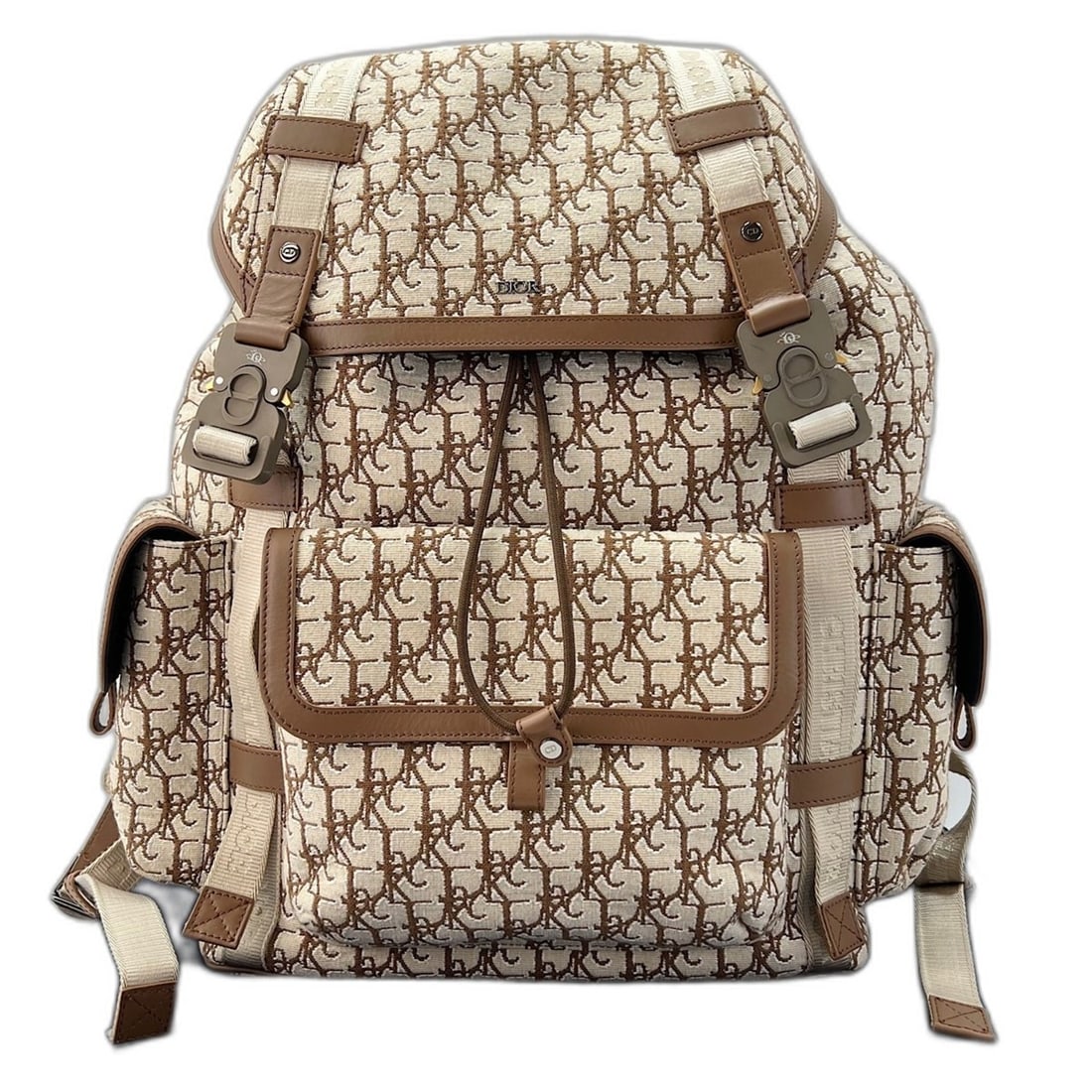 Christian Dior CUCTUS JACK Oblique Backpack, Beige: --- Catalog ---Category: SizeHandle Drop: 8.00cm / 3.15''Size (HxWxD): 45cm x 33cm x 13cm / 17.71'' x 12.99'' x 5.11''Strap Length: 46cm - 80cm / 18.11'' - 31.49''Category: DesignType: BackpackColor: 